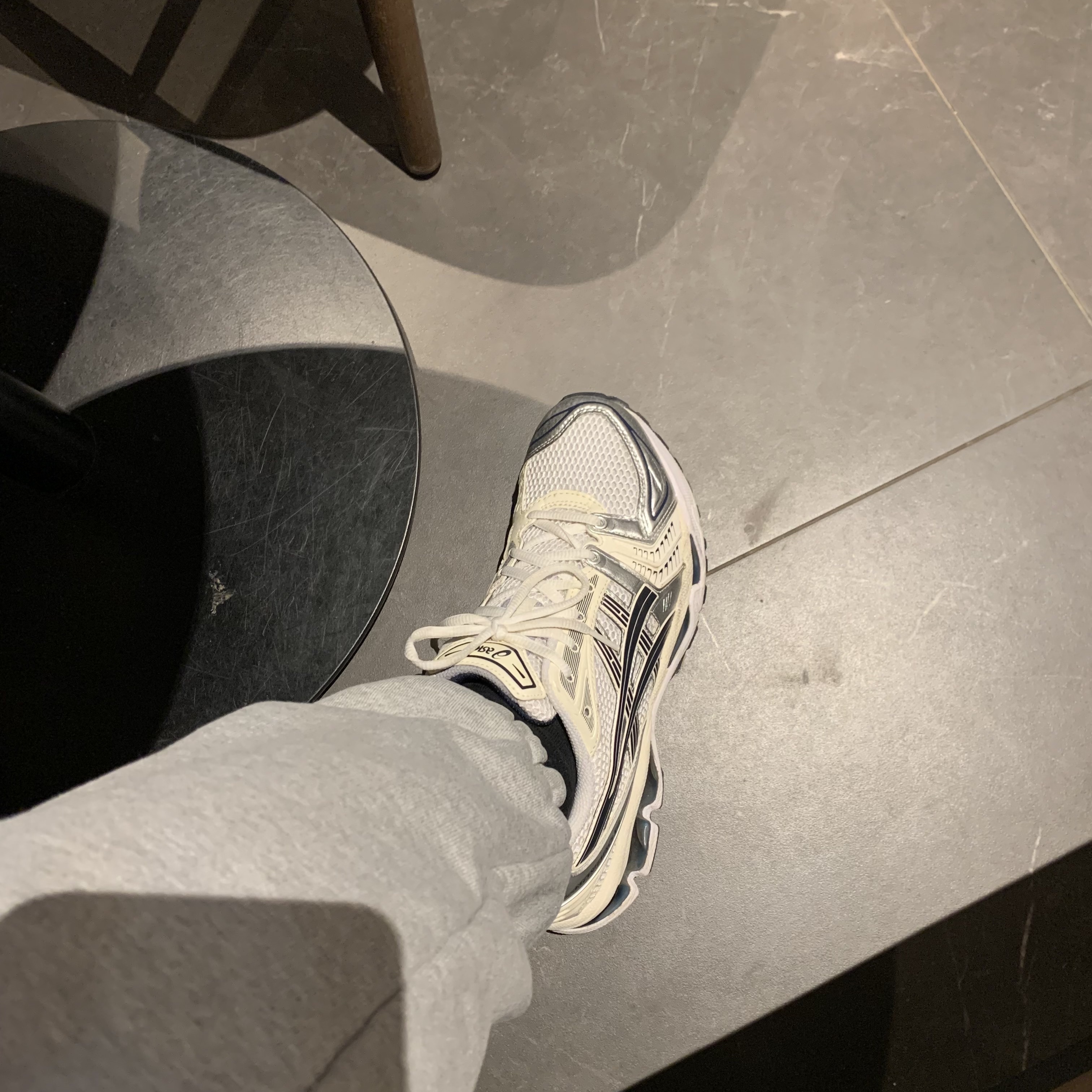(W) Asics Gel-Kayano 14 White Midnight 착용 스타일