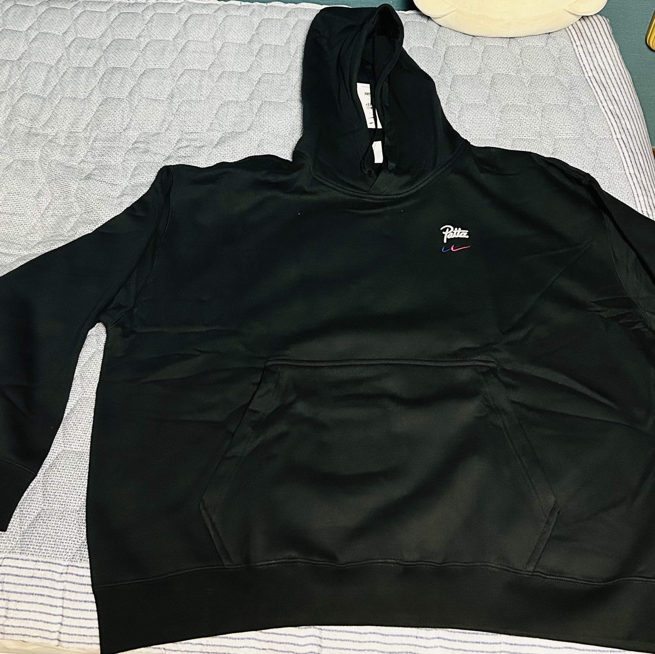 Nike x Patta x FC Barcelona Solo Swoosh Hoodie Culers del Món (FD4147-010) 착용 스타일 - 1