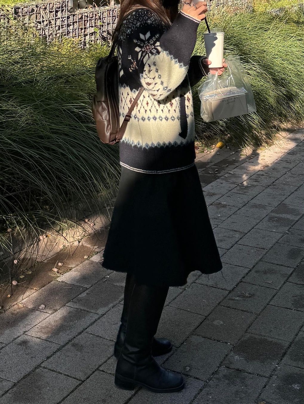 Millo Women Snow Jaquard Knit Zip-up Ivory, Millo Women Snow Jaquard Knit Zip-up Gray 착용 스타일 - 1