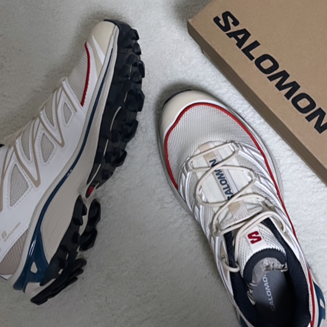 Salomon XT-6 Expanse Almond Milk Aegean Blue 착용 스타일