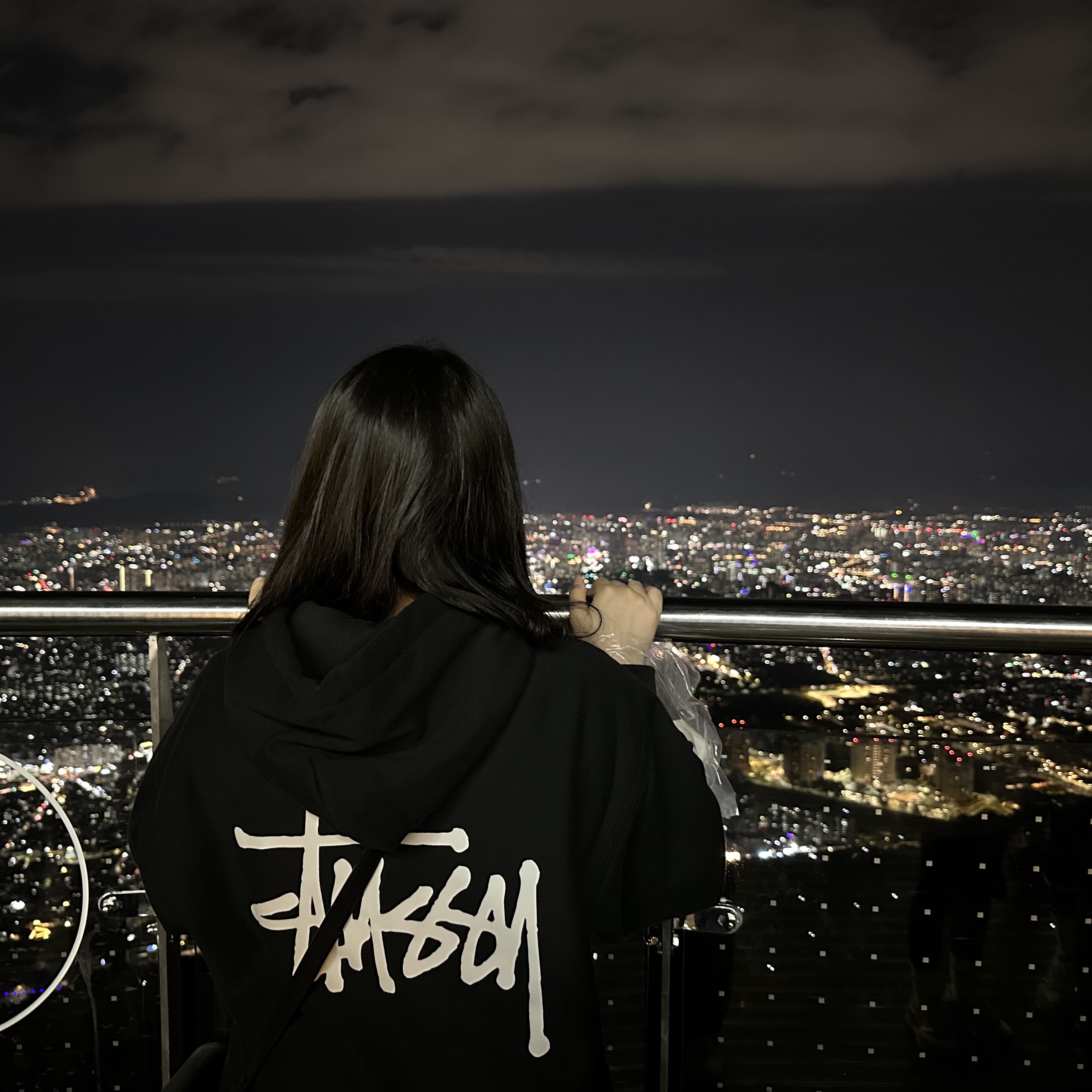 Stussy Basic Stussy Hoodie Black 2023, (W) Nike Air Force 1 '07 Low White 착용 스타일 - 2