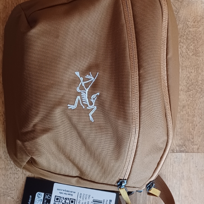 Arc'teryx Mantis 2 Waistpack Relic 착용 스타일