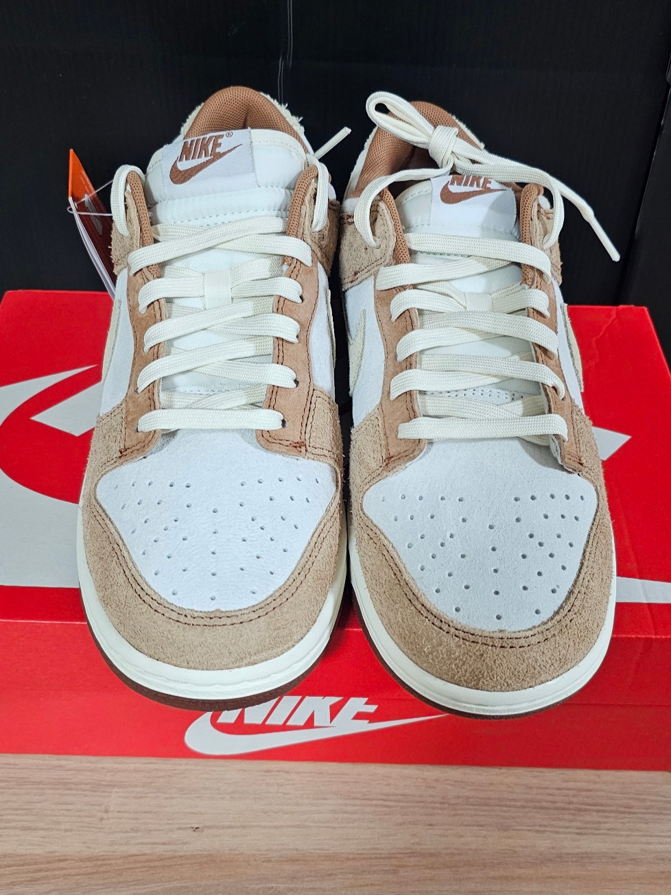 Nike Dunk Low Pro Premium Medium Curry 착용 스타일 - 1