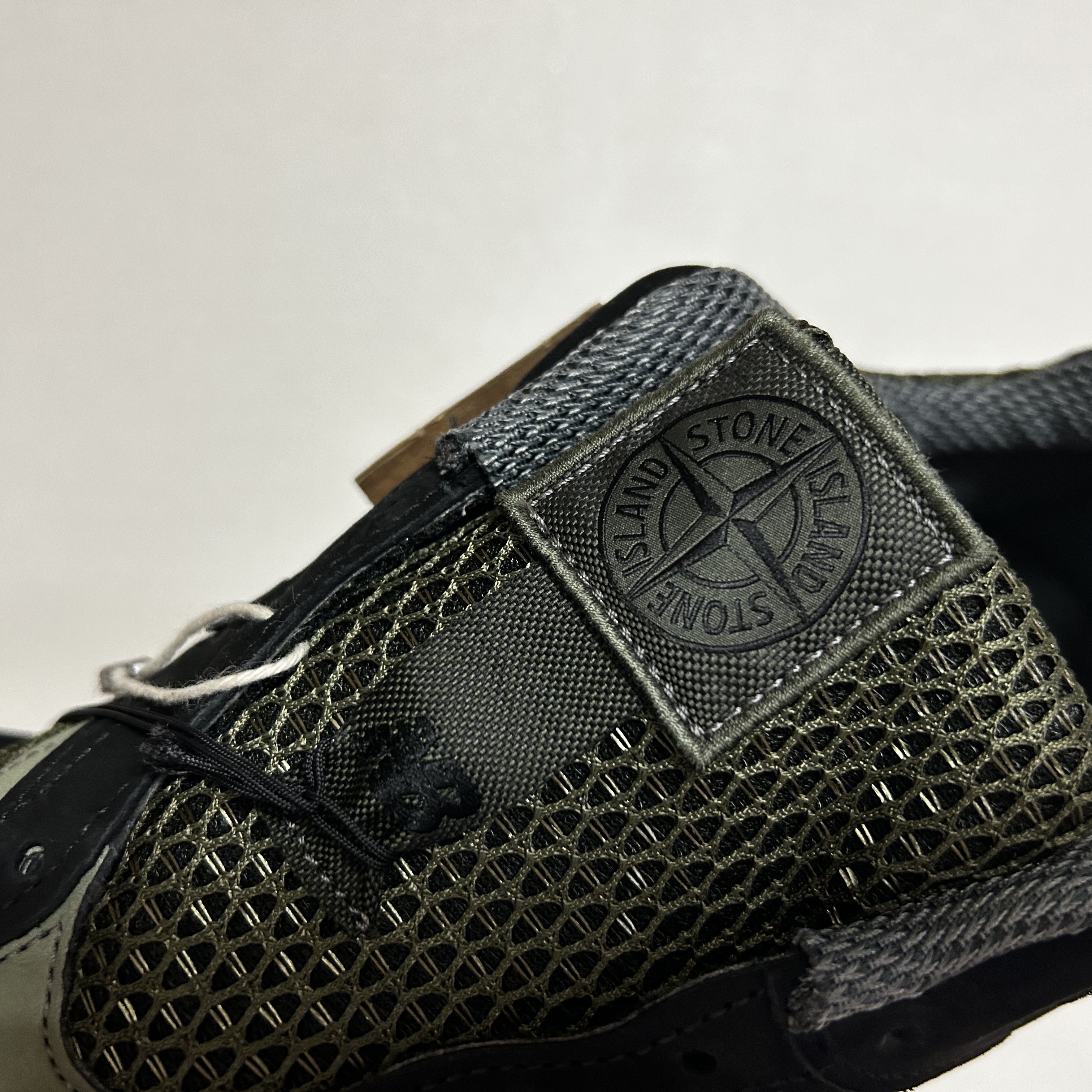 New Balance x Stone Island 991v2 Made in UK Black Olive Night 착용 스타일 - 3