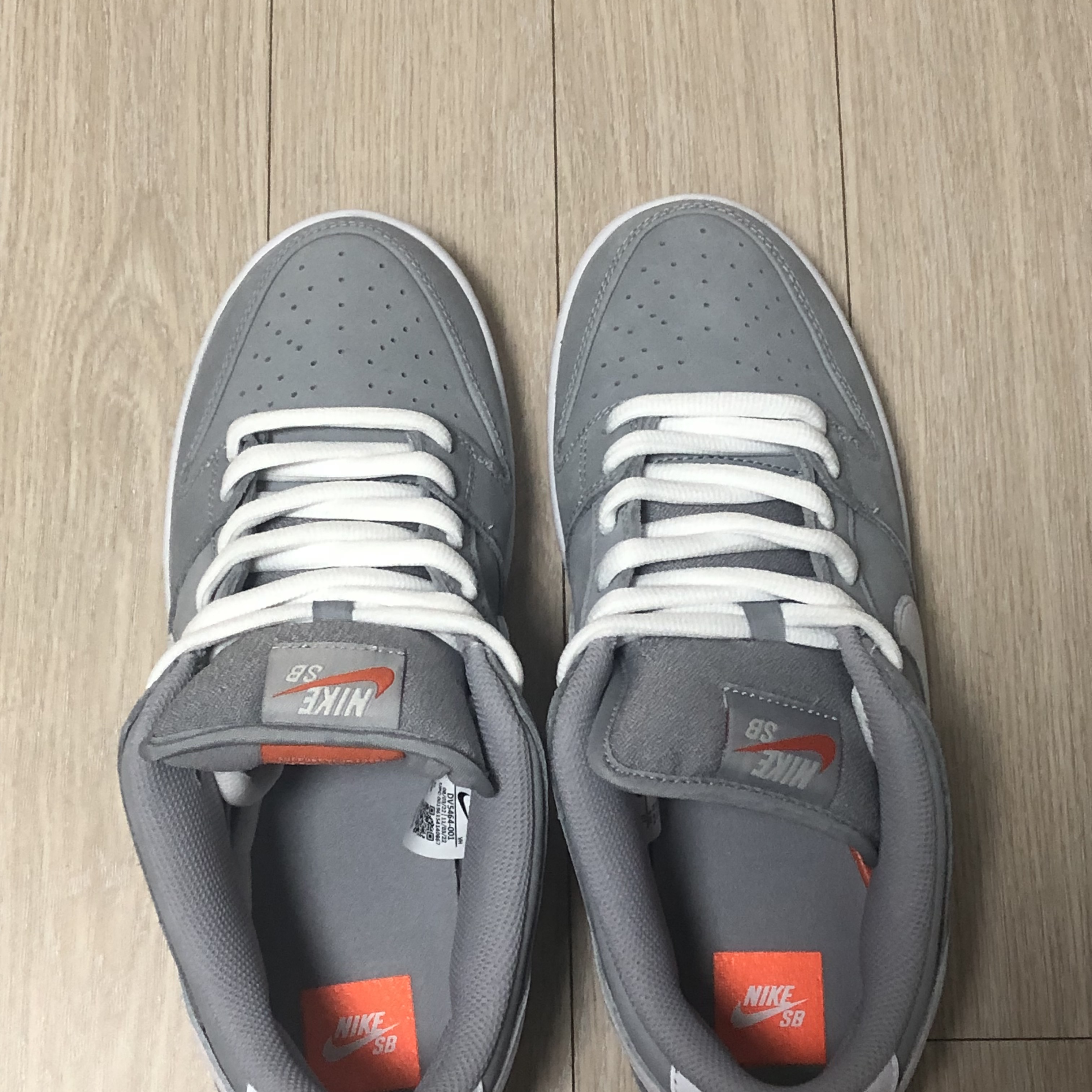Nike Dunk Low Pro SB Wolf Grey White 착용 스타일