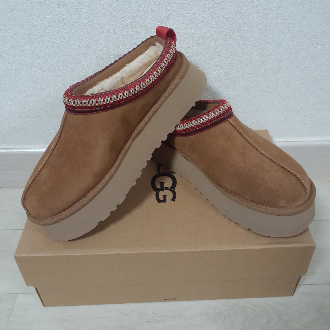 (W) UGG Tazz Slipper Chestnut 착용 스타일