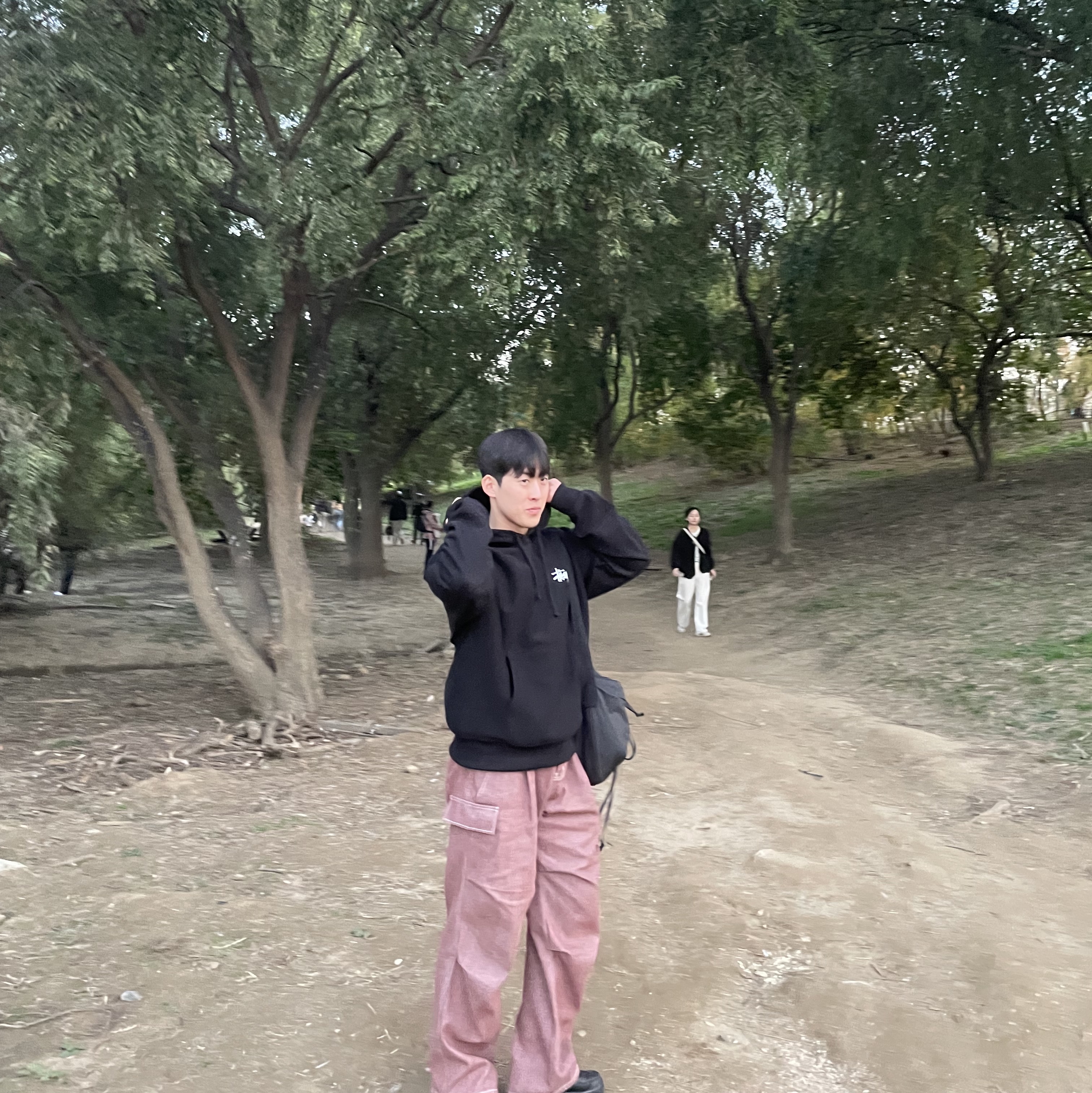 Stussy Basic Stussy Hoodie Black 2023, Nike Air Force 1 '07 Low Triple Black 착용 스타일 - 3