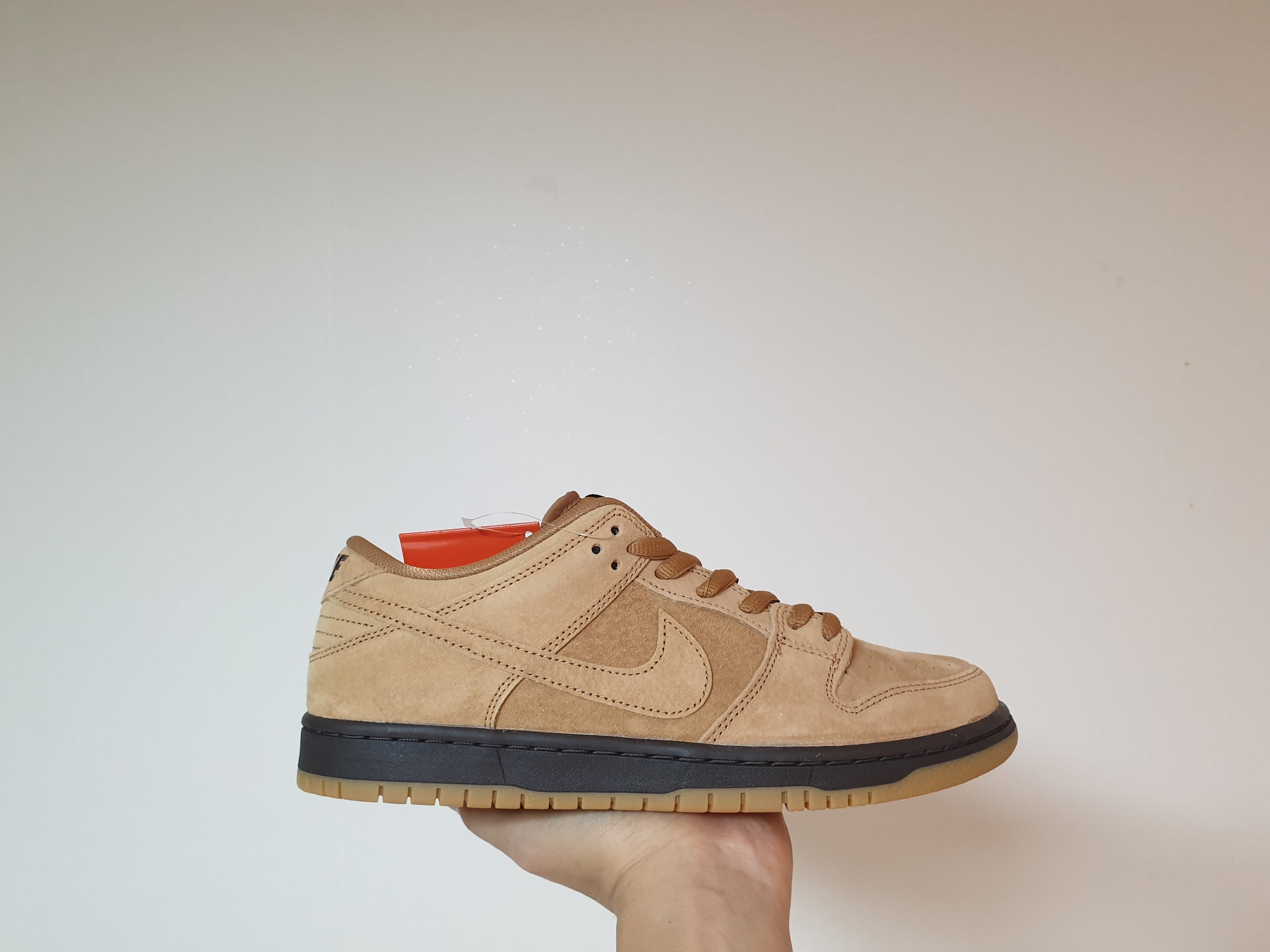 Nike SB Dunk Low Pro Wheat 2023 착용 스타일 - 2