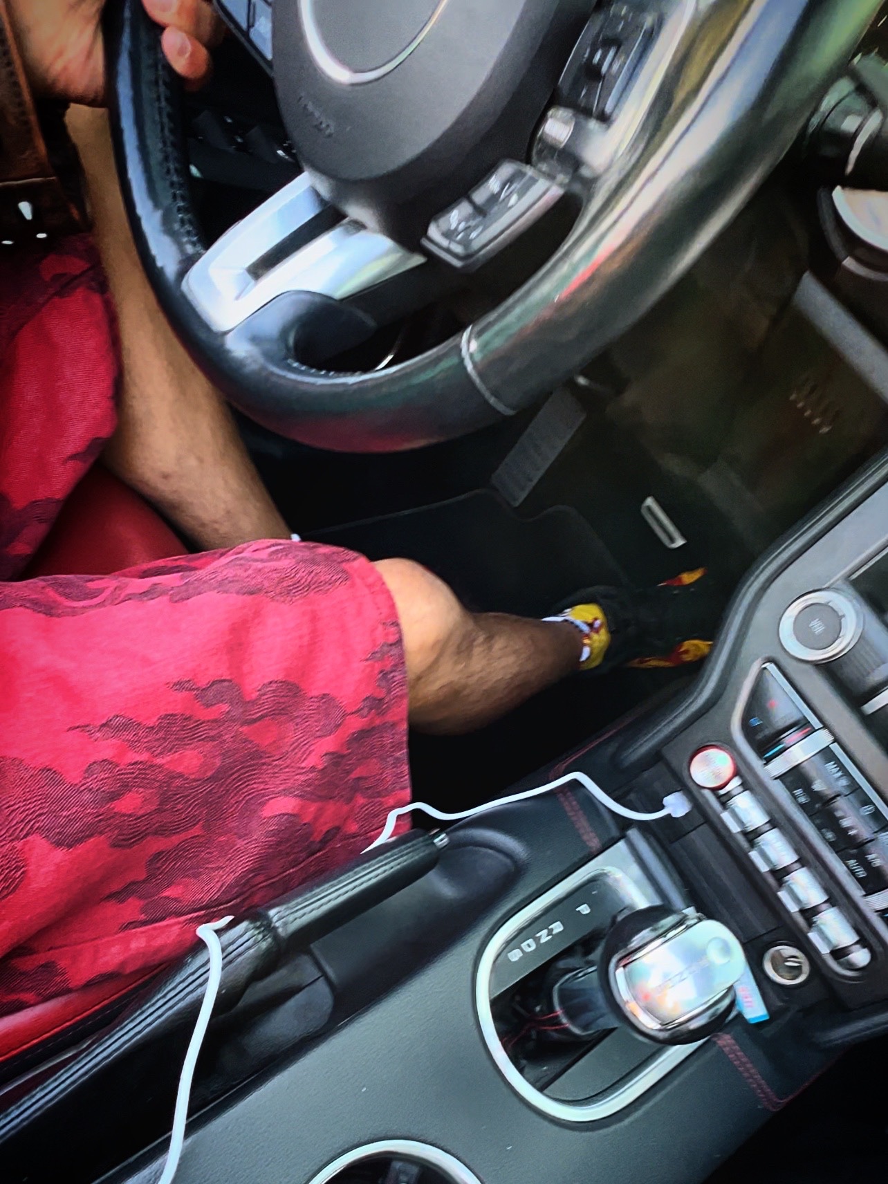 Supreme Flames Jacquard Denim Camp Cap Washed Red - 23SS, Supreme Flames Jacquard Baggy Denim Shorts Washed Red - 23SS 착용 스타일 - 4