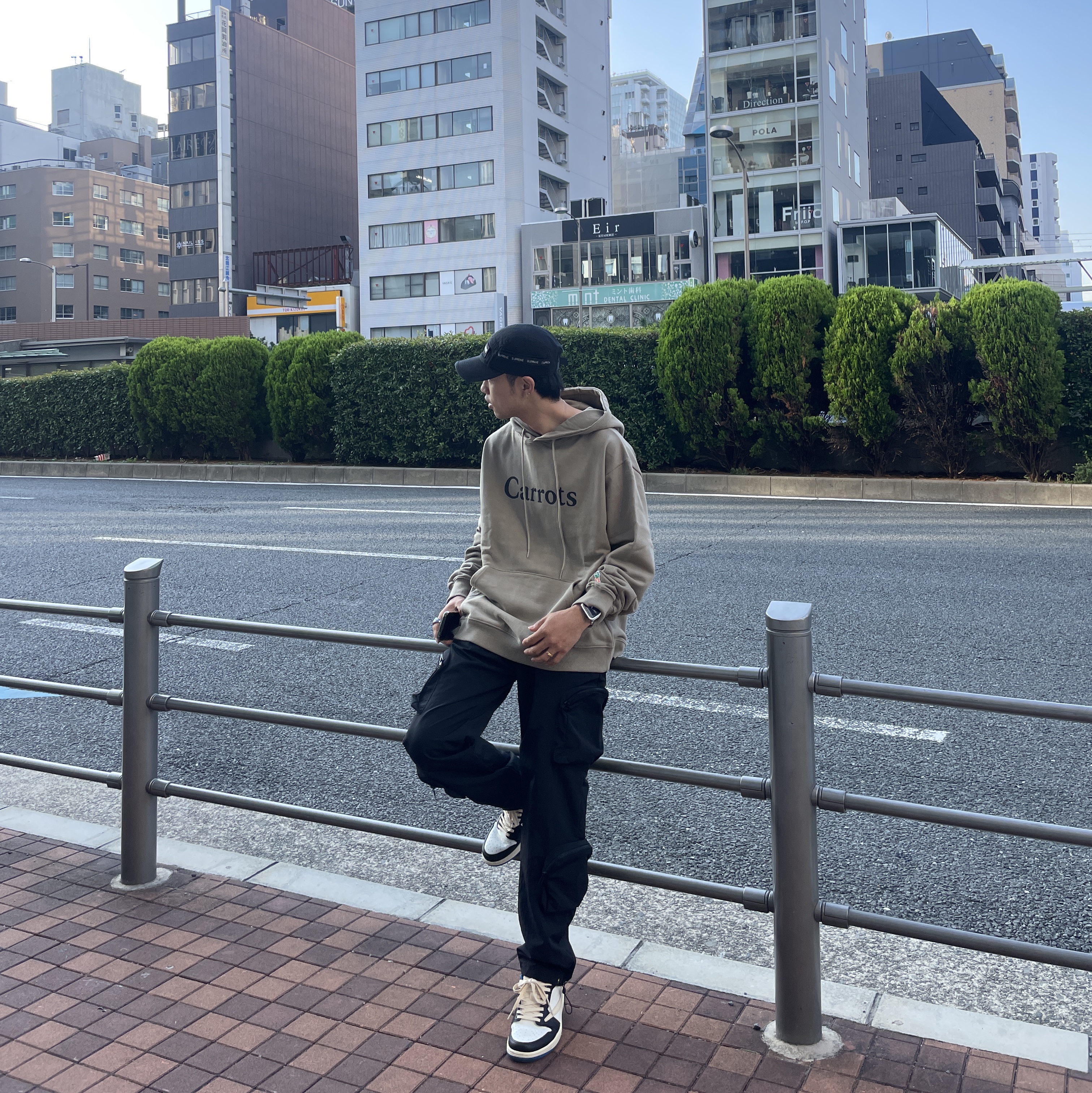 Jordan 1 x Travis Scott x Fragment Retro Low OG SP Military Blue, Supreme Mesh Pocket Camp Cap Black - 23FW 착용 스타일