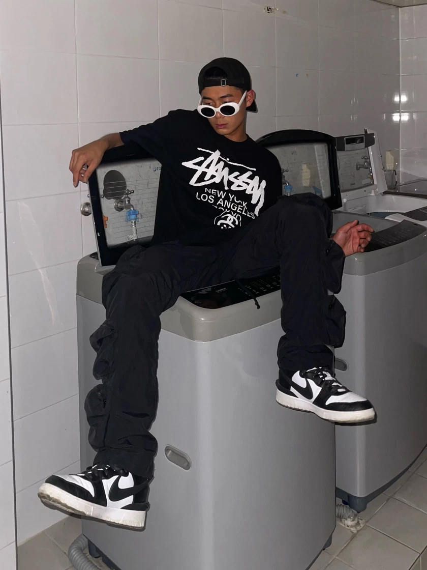 스투시 월드투어 티셔츠 블랙 | Stussy | KREAM KREAM | 한정판 거래의 FLEX