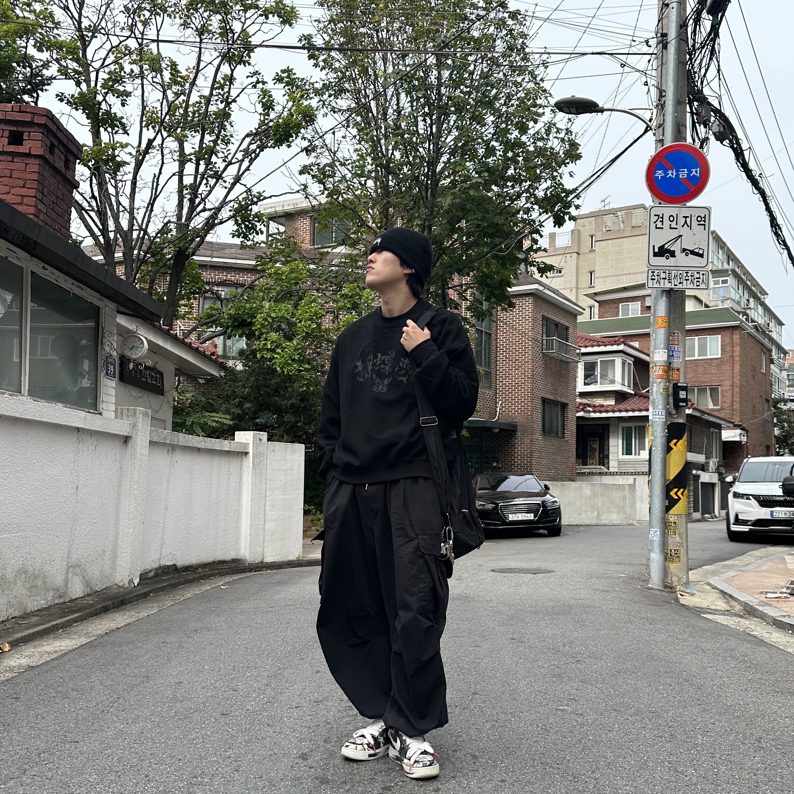 Stussy Basic Cuff Beanie Black, Nike x Peaceminusone Air Force 1 Low Para-Noise 착용 스타일 - 2