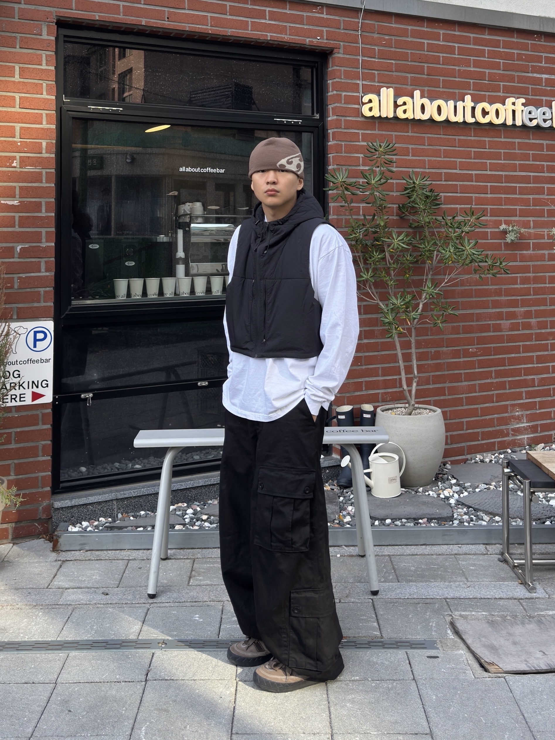(W) Adidas Adimatic Earth Strata Dark Brown, Sansan Gear Logo Beanie Brown - 22FW 착용 스타일 - 3