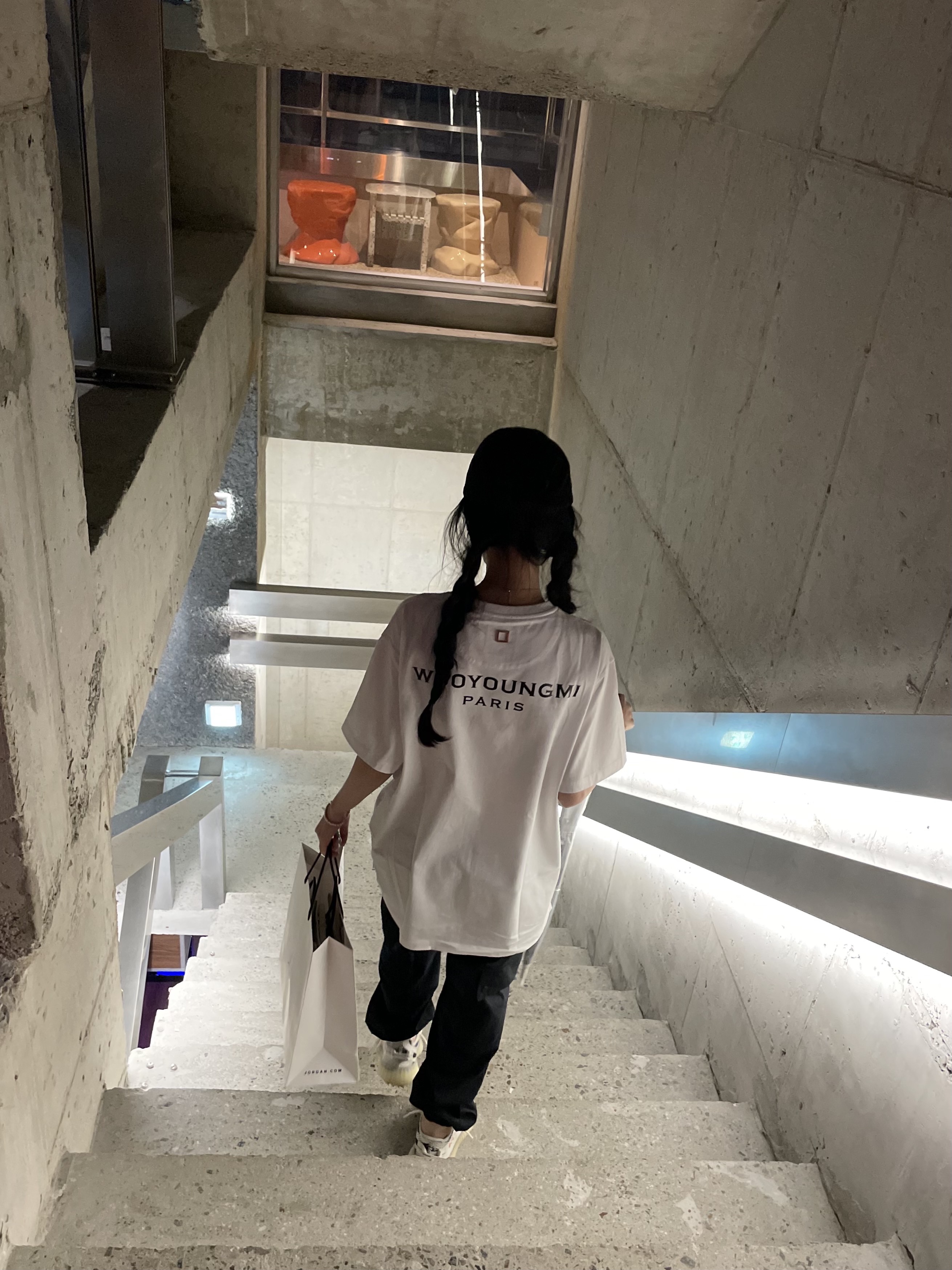 Balenciaga Logo Visor Cap Black, (W) Wooyoungmi Cotton Back Logo T-Shirt White - 23FW 착용 스타일 - 2