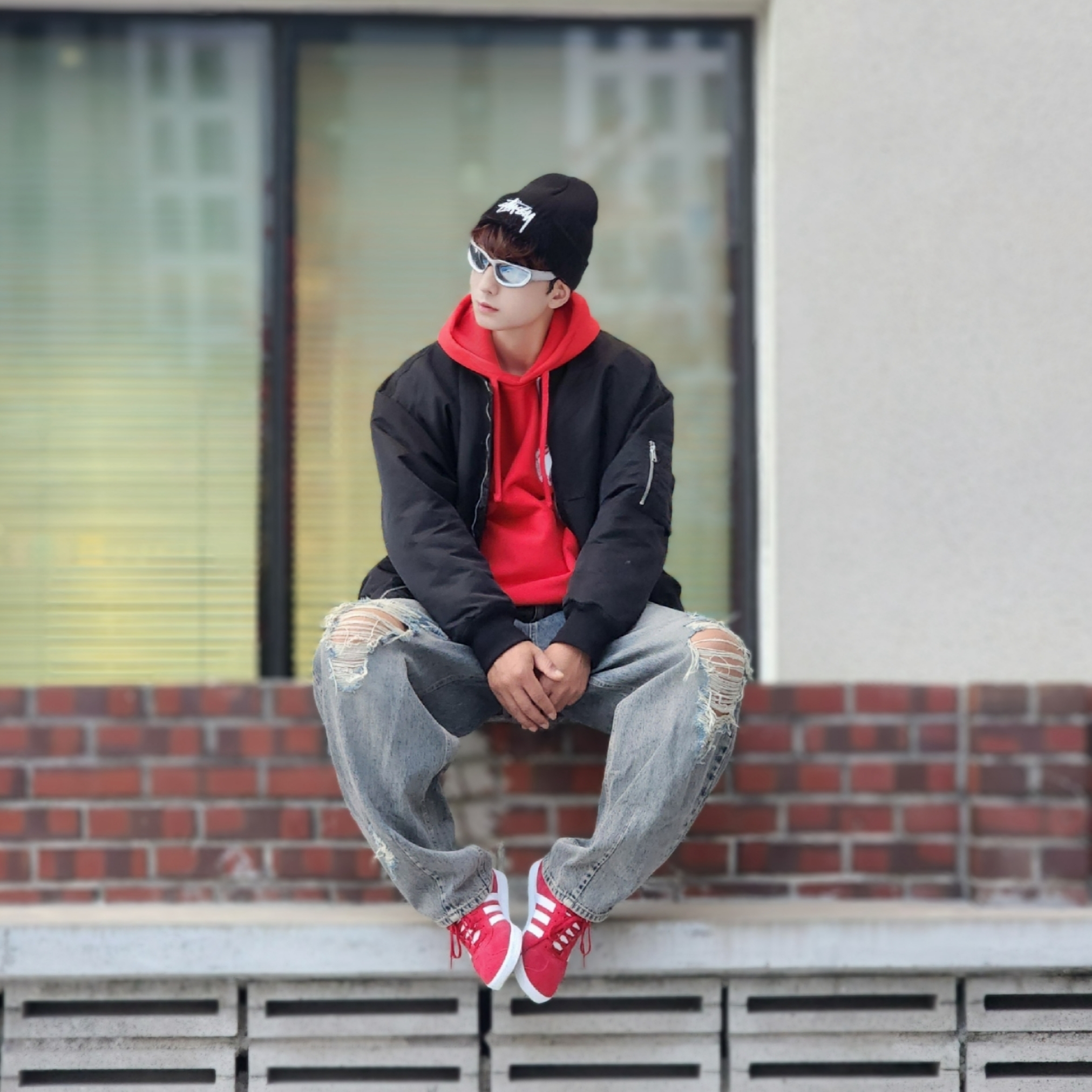 Stussy Big Stock Cuff Beanie Black, Stussy Beach Roots Hoodie Red 착용 스타일 - 2