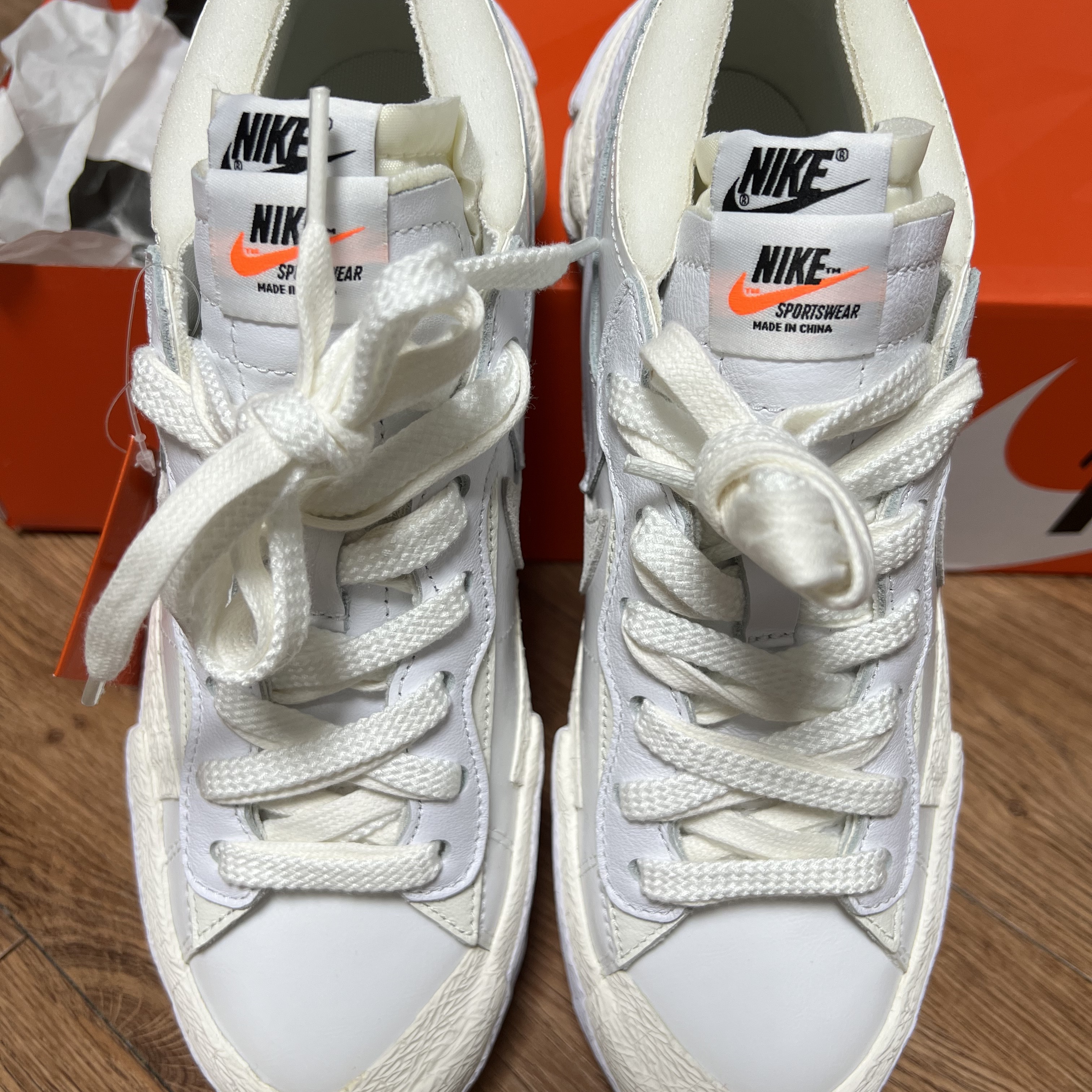 Nike x Sacai Blazer Low White Patent Leather 착용 스타일