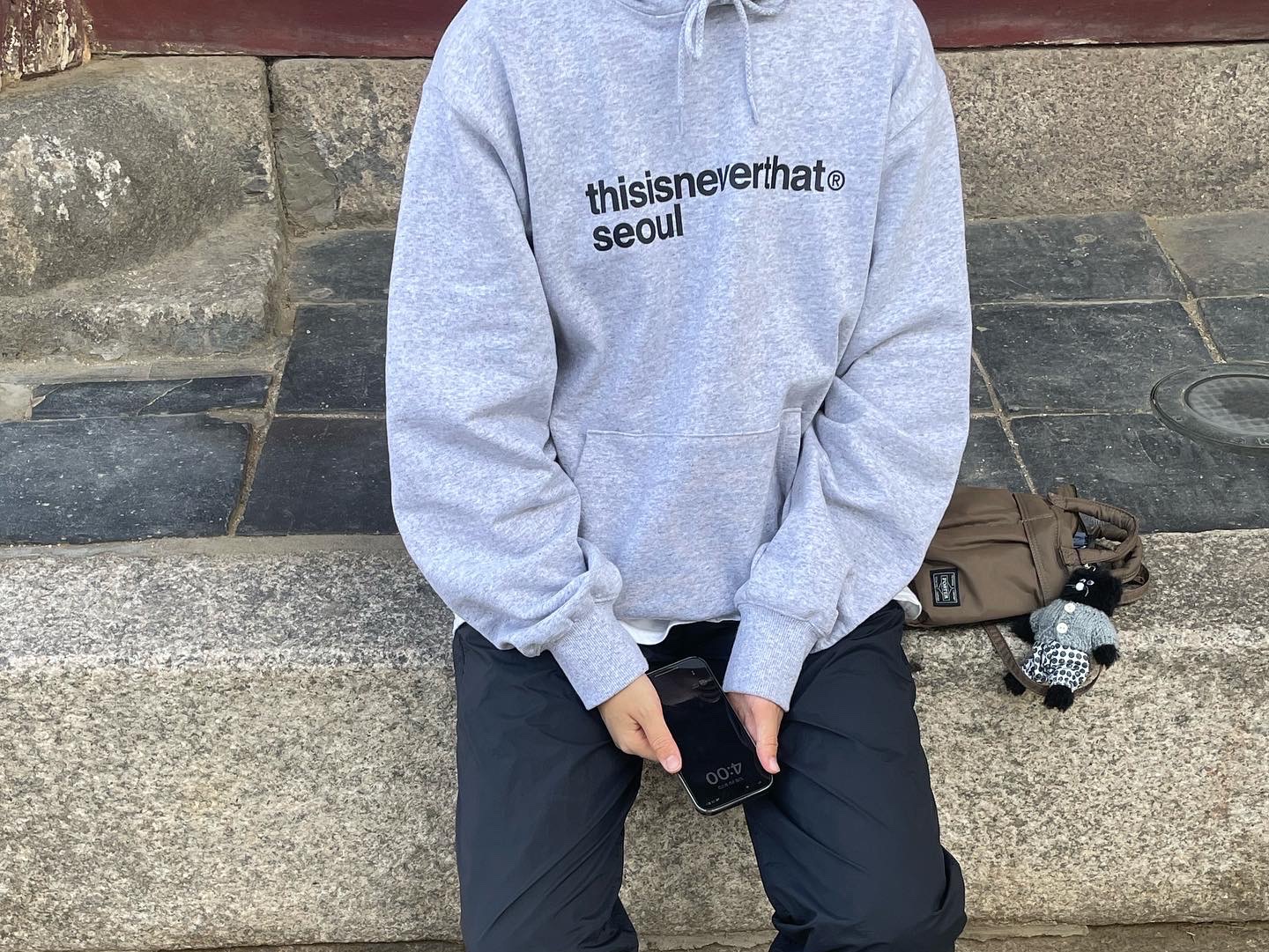 Thisisneverthat Seoul Hoodie Heather Grey 착용 스타일
