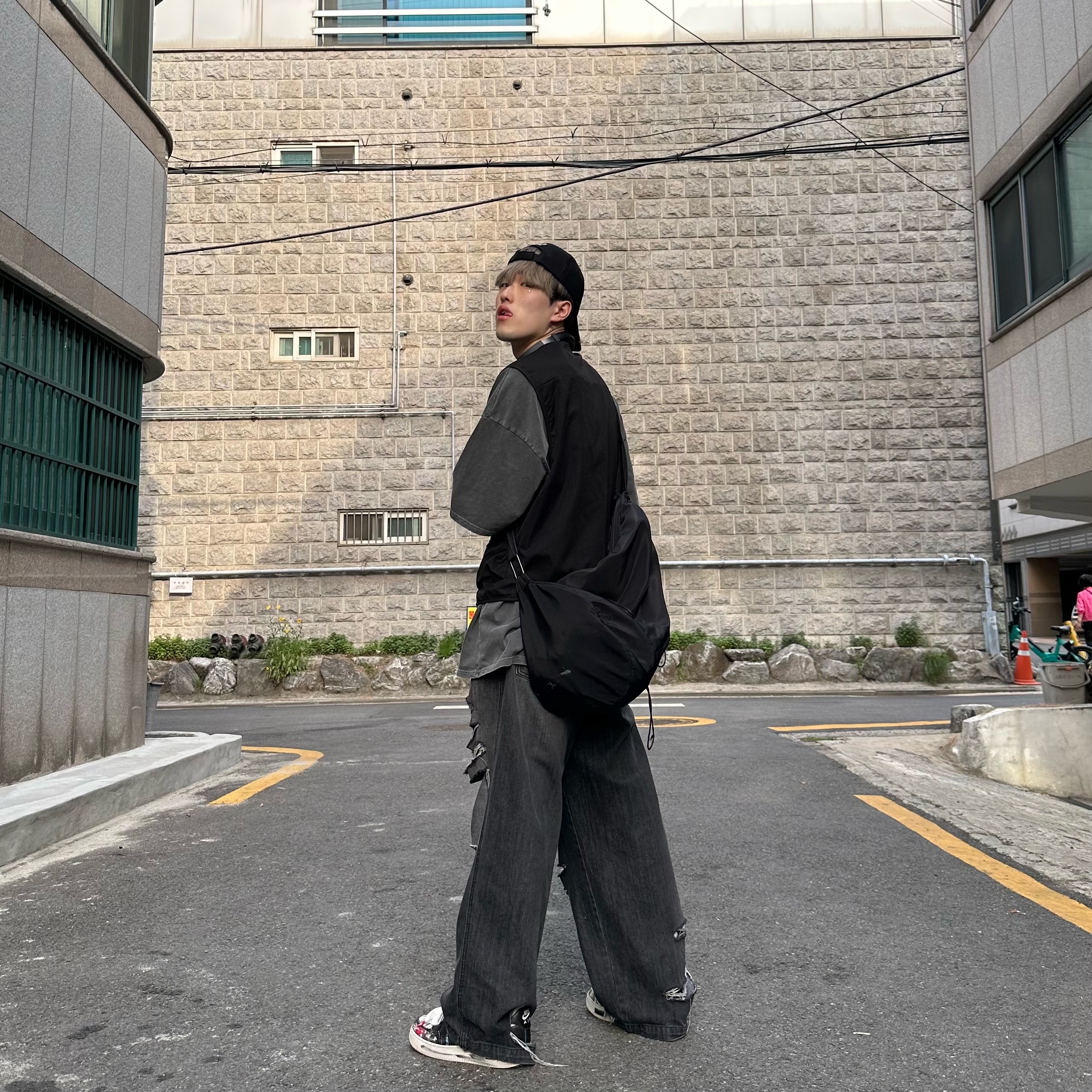 Nike x Peaceminusone Air Force 1 Low Para-Noise, Yeezy Gap Engineered By Balenciaga Flame Cap Black 착용 스타일 - 2