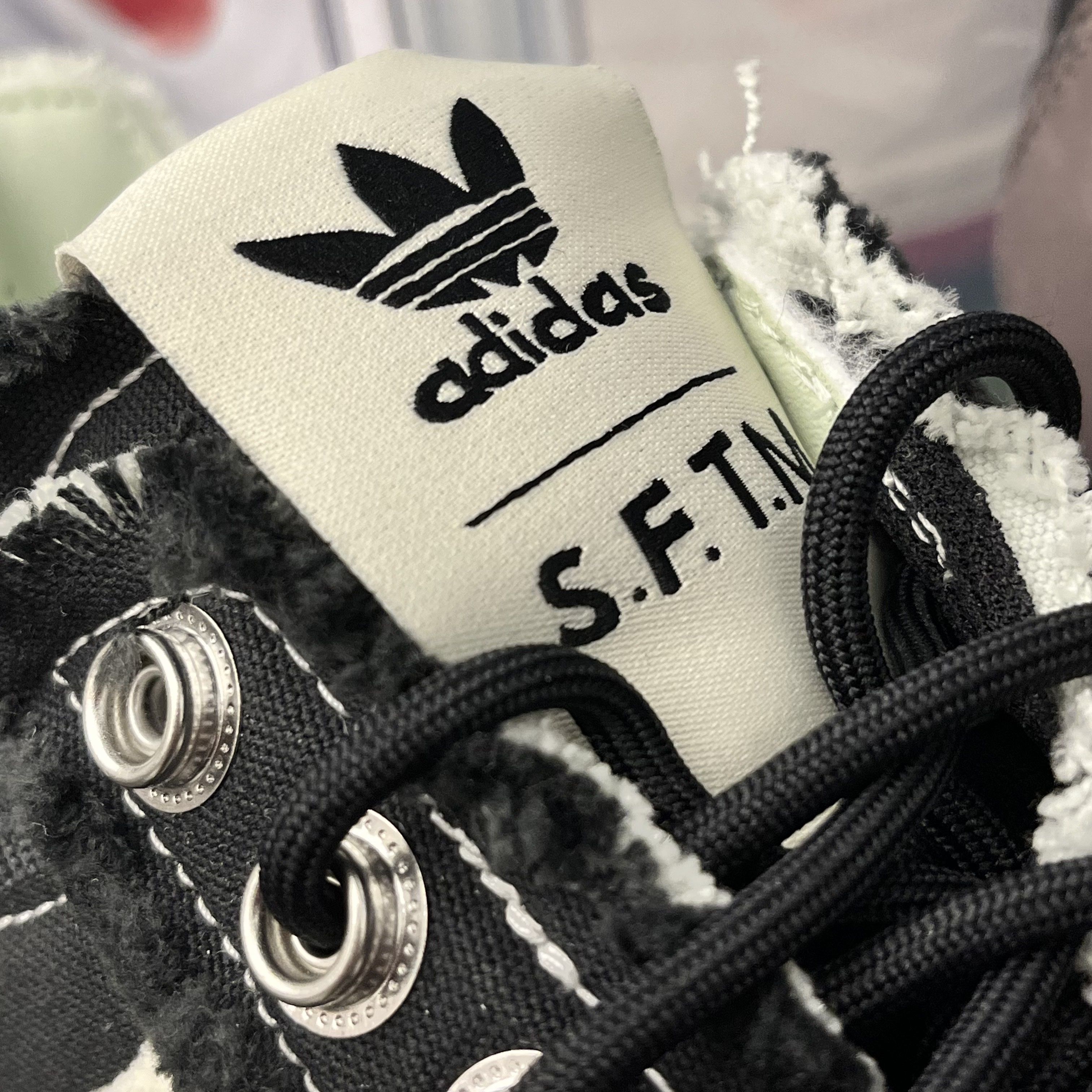 Adidas x Song for the Mute Campus 80s Core Black Cream White 착용 스타일 - 1