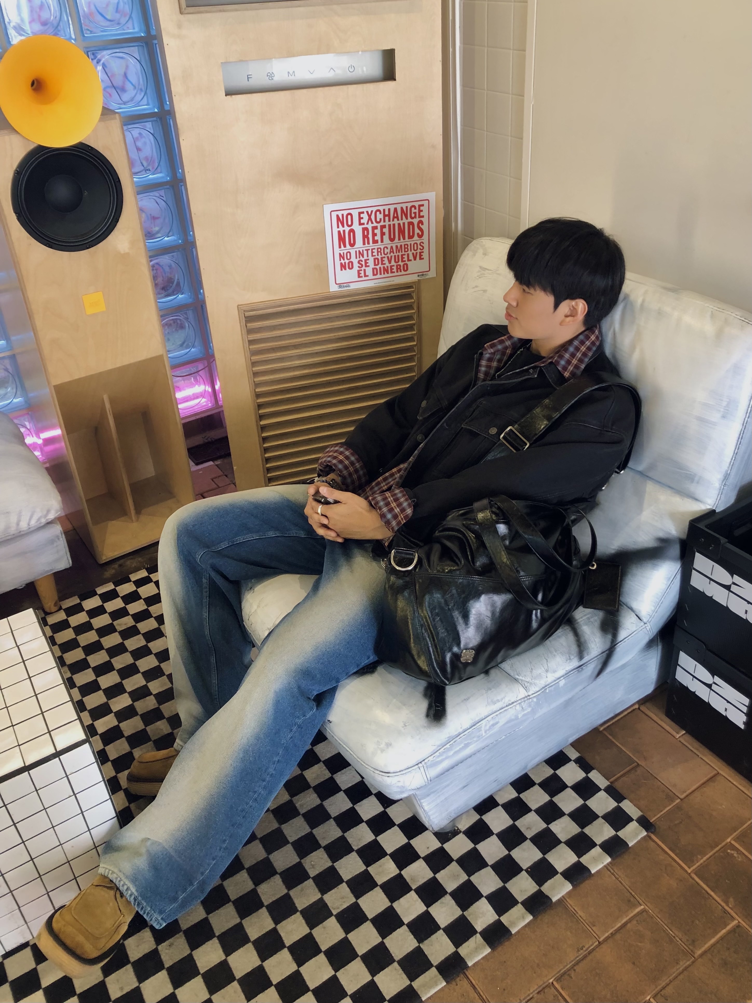 Diesel D-Barcy Trucker Jacket Black Dark Grey 착용 스타일 - 2