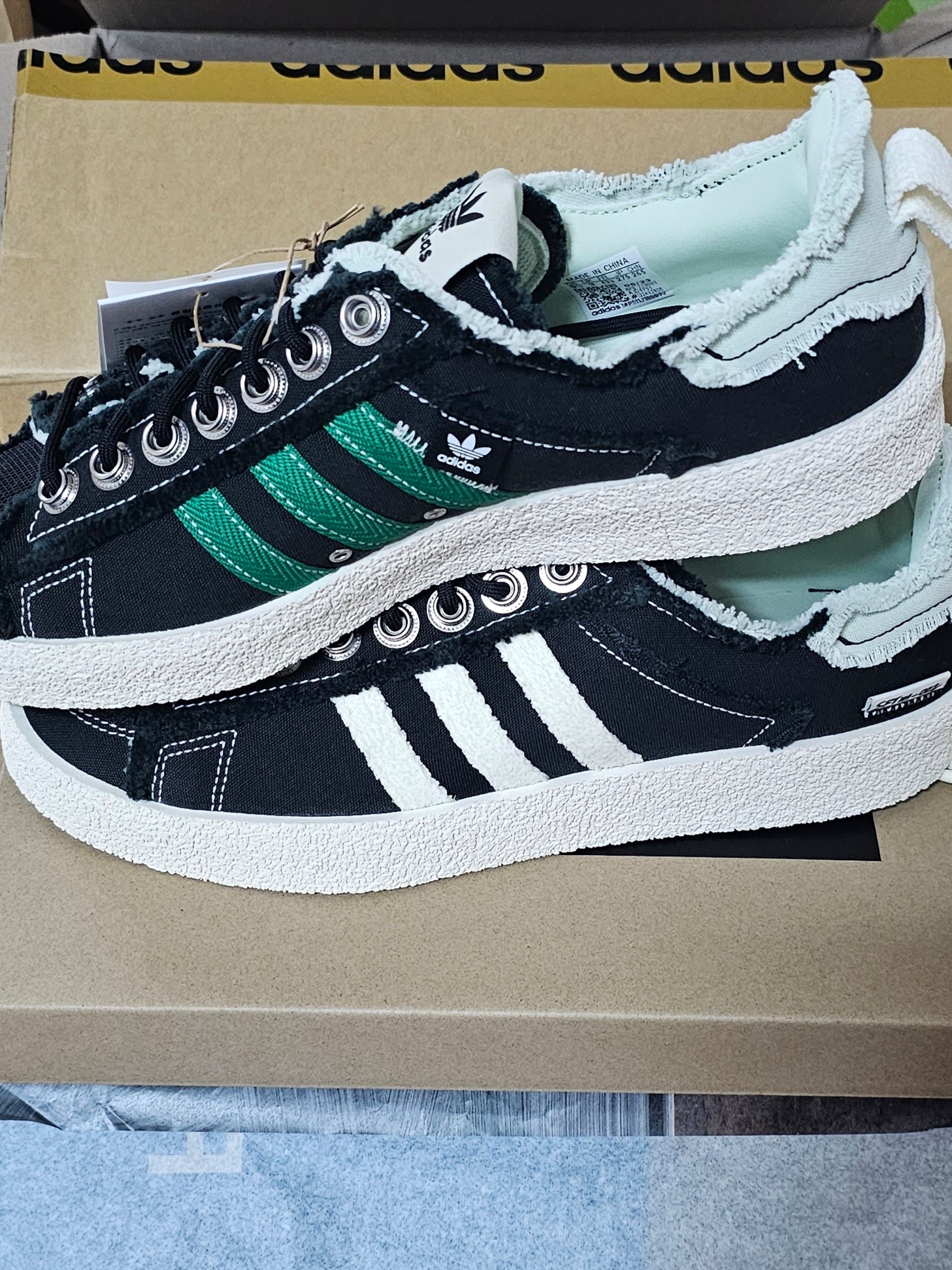 Adidas x Song for the Mute Campus 80s Core Black Cream White 착용 스타일 - 3