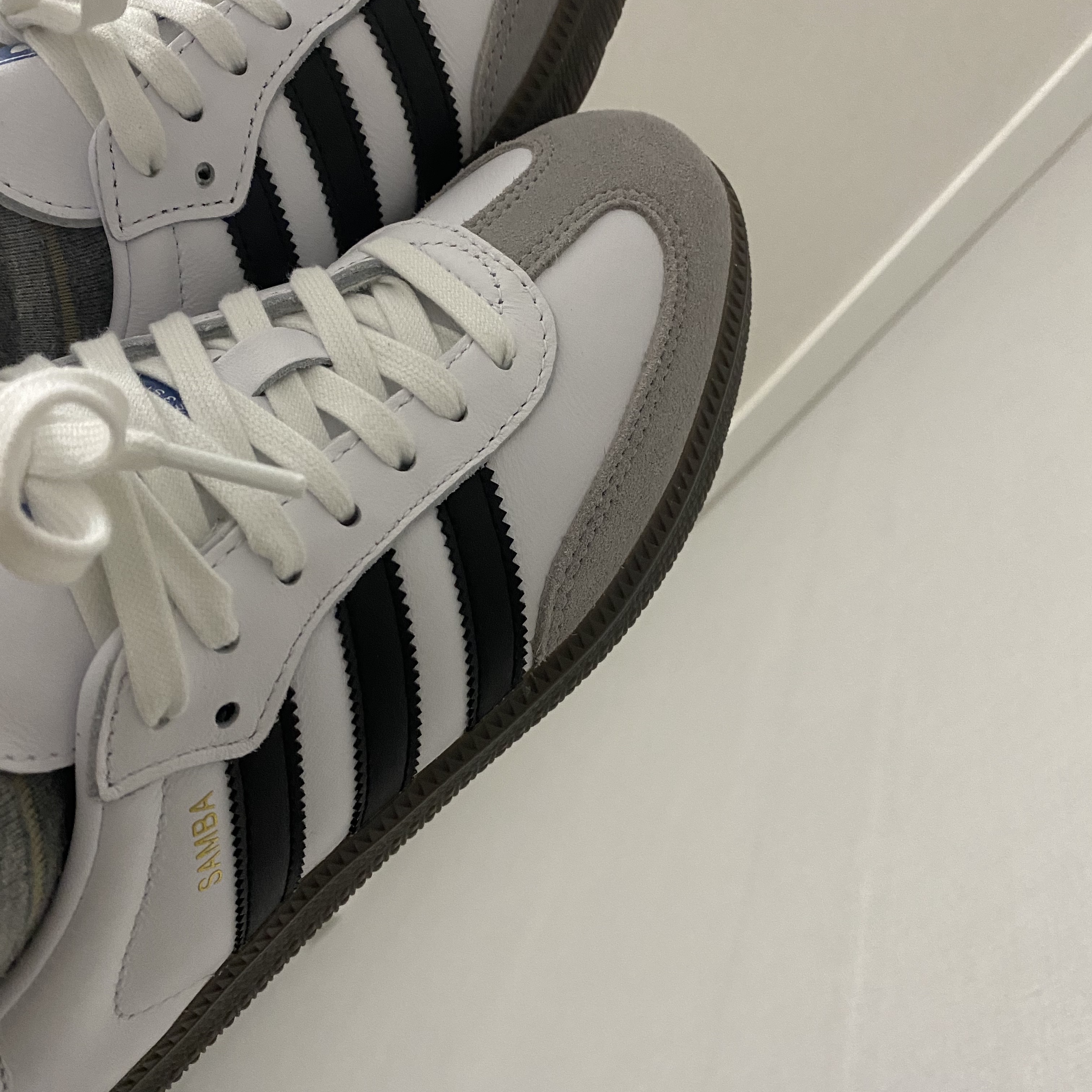 Adidas Samba OG Cloud White 착용 스타일