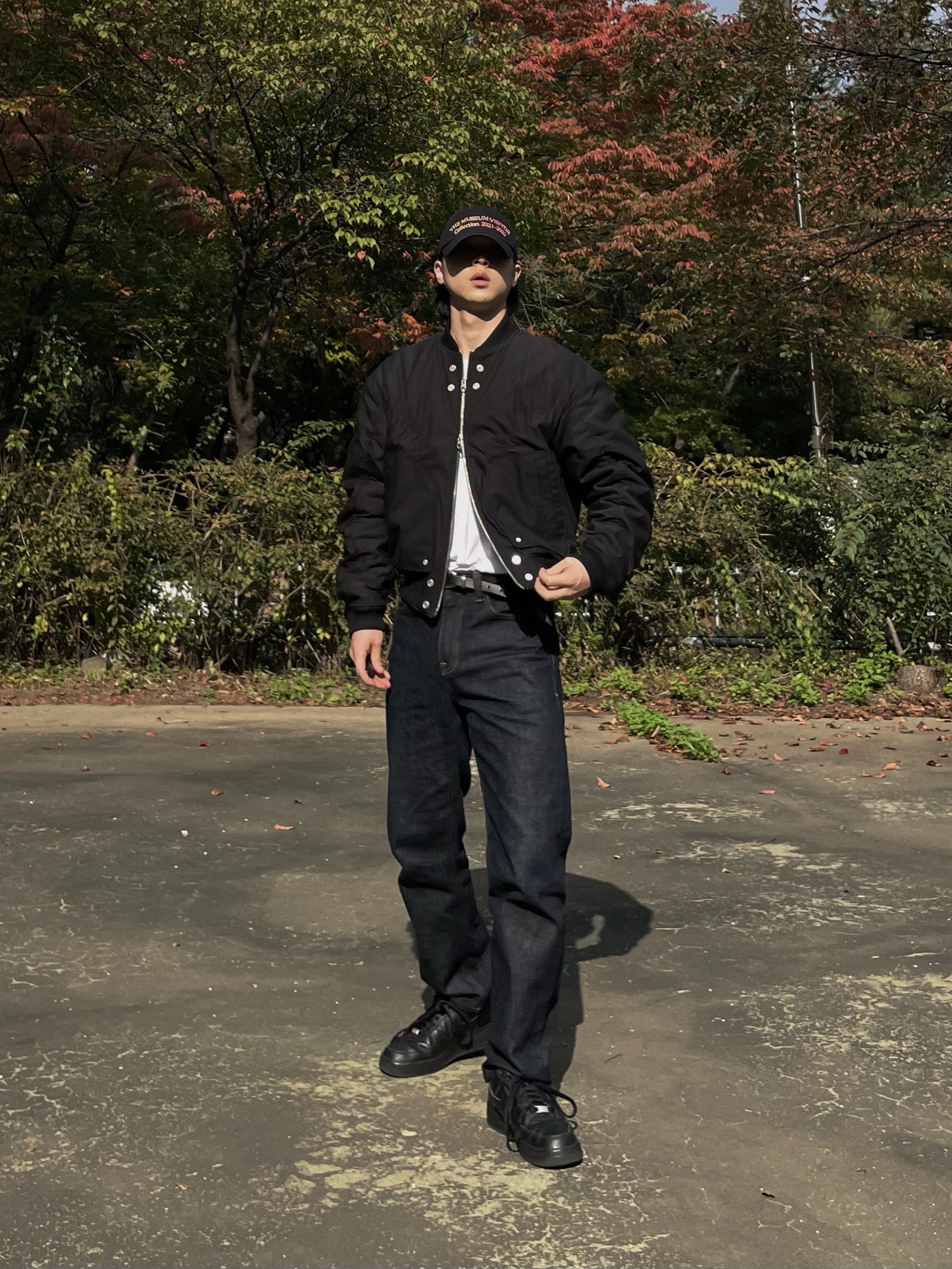 Nike Air Force 1 '07 Low Triple Black 착용 스타일