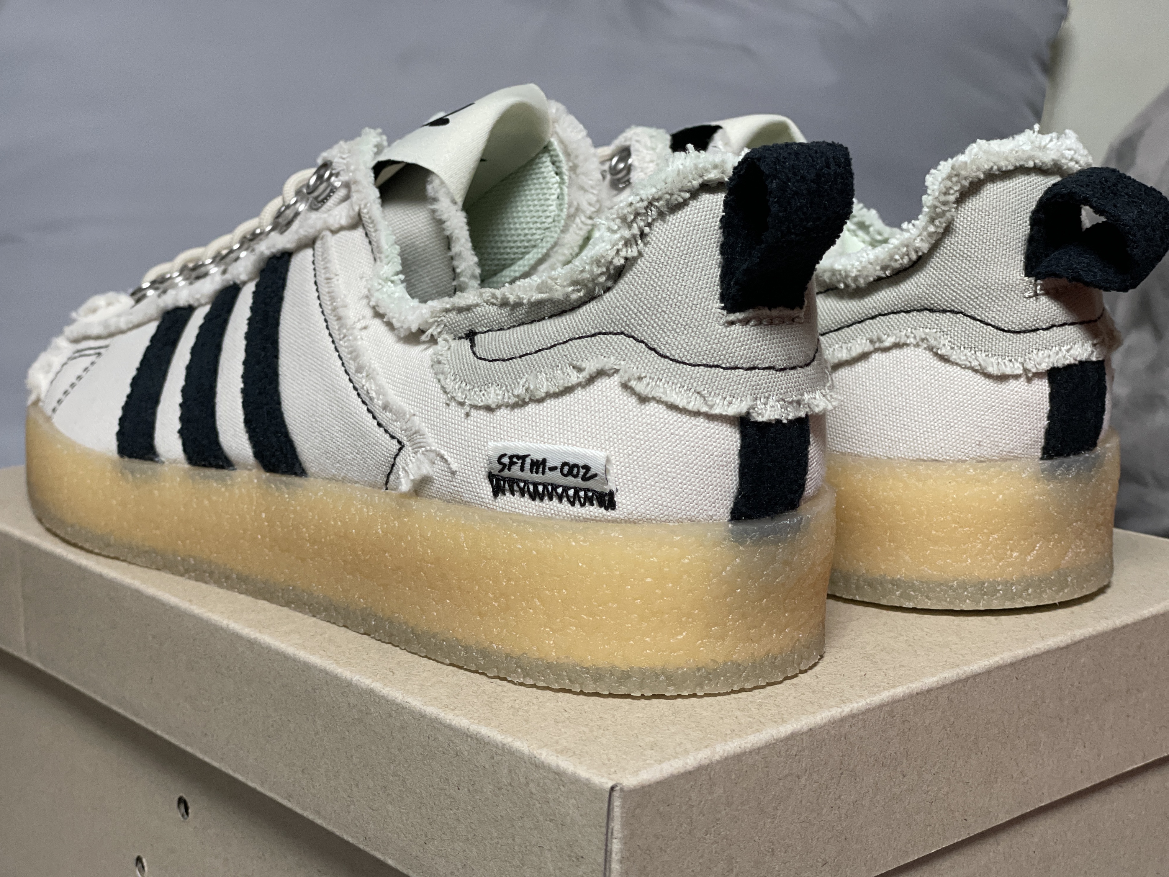 Adidas x Song for the Mute Campus 80s Bliss Core Black 착용 스타일 - 3