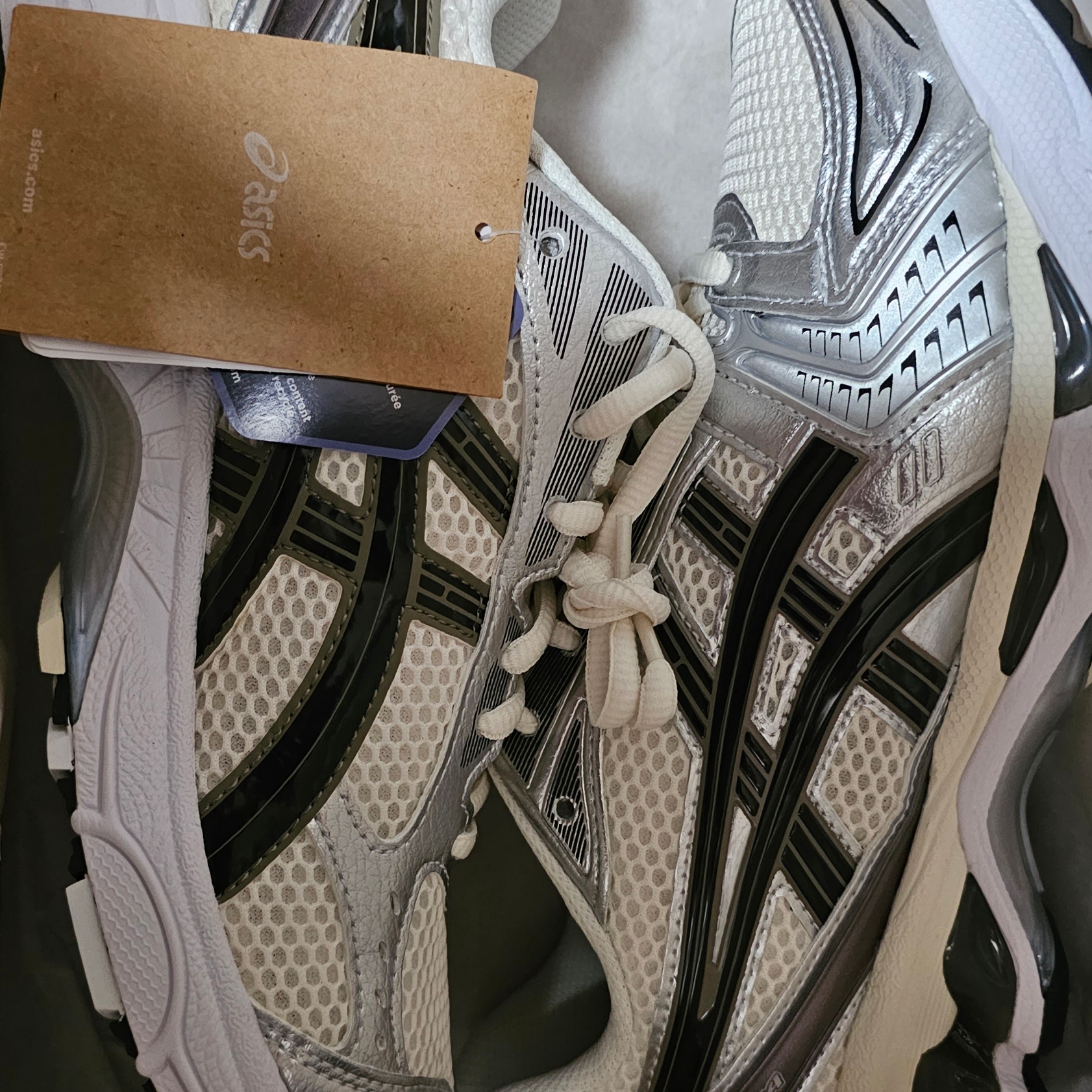 Asics Gel-Kayano 14 Cream Black 착용 스타일