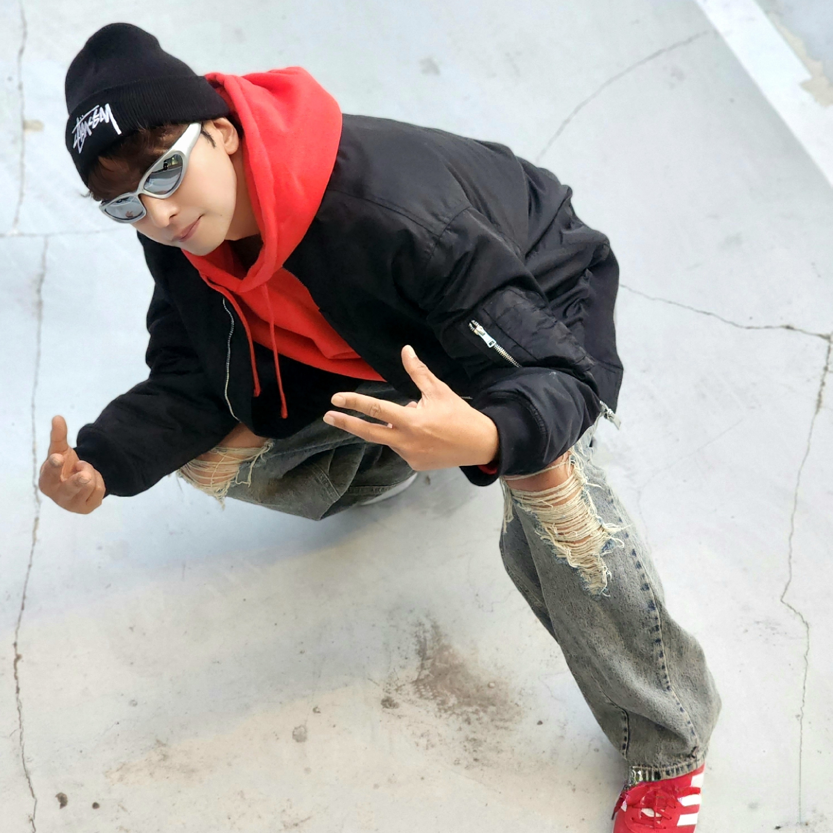 Stussy Big Stock Cuff Beanie Black, Stussy Beach Roots Hoodie Red 착용 스타일 - 2