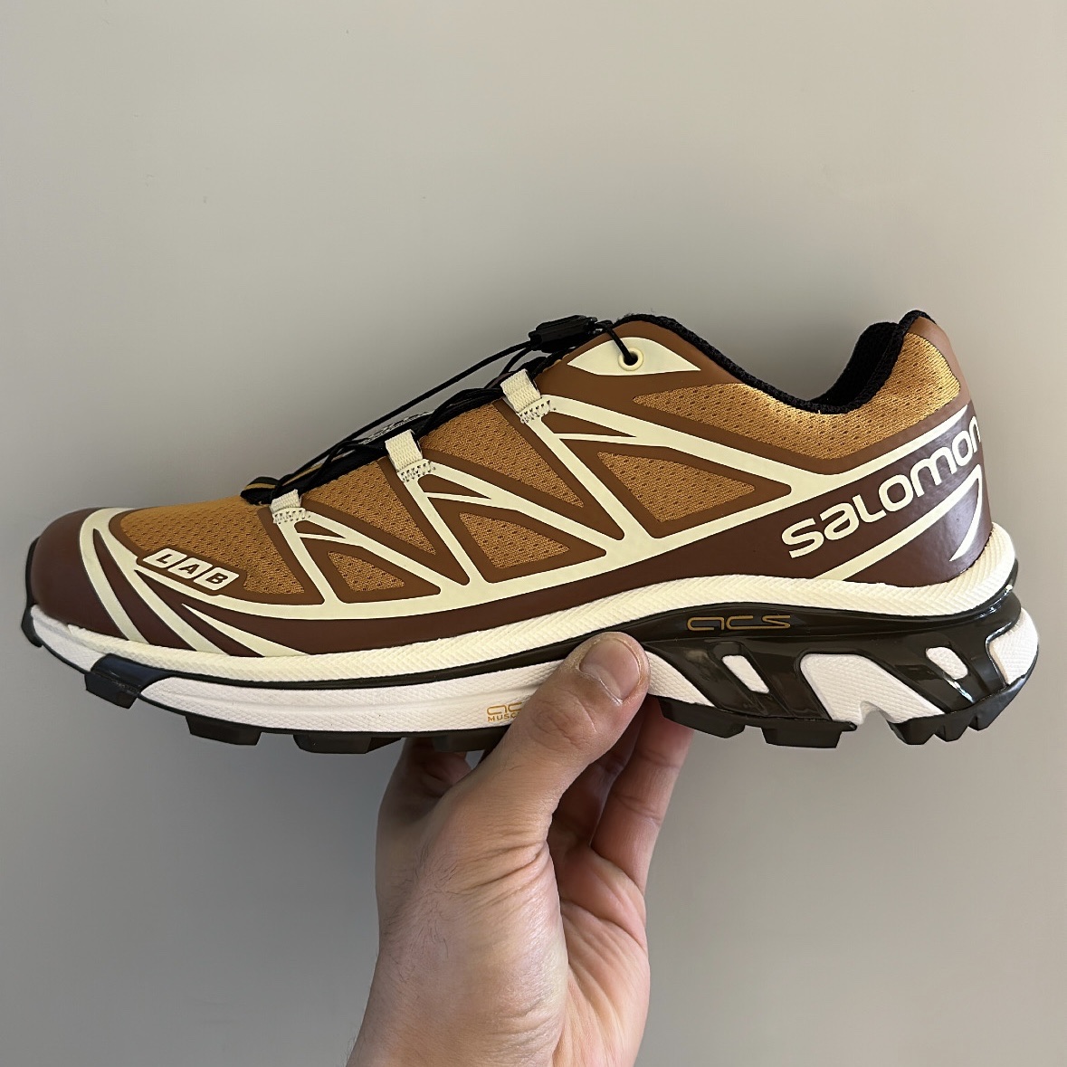 Salomon x END. XT-6 Porcini 착용 스타일