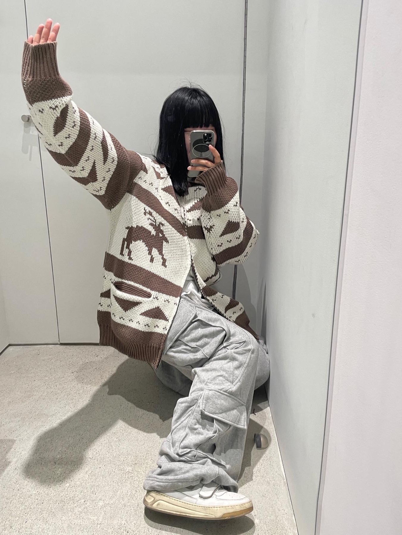 Acne Studios Perey Velcro Strap Sneakers White 착용 스타일