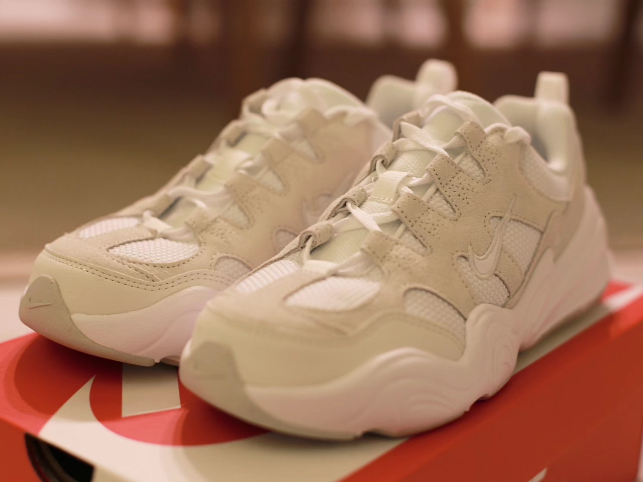 (W) Nike Tech Hera Summit White 착용 스타일 - 2