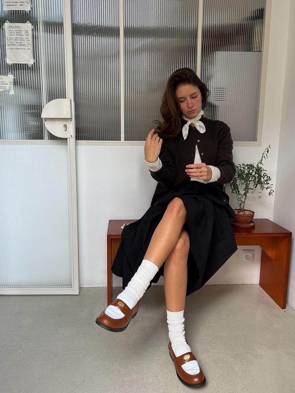 (W) Miu Miu Leather Penny Loafers Black White, (W) Miu Miu Leather Penny Loafers Tobacco White 착용 스타일 - 4