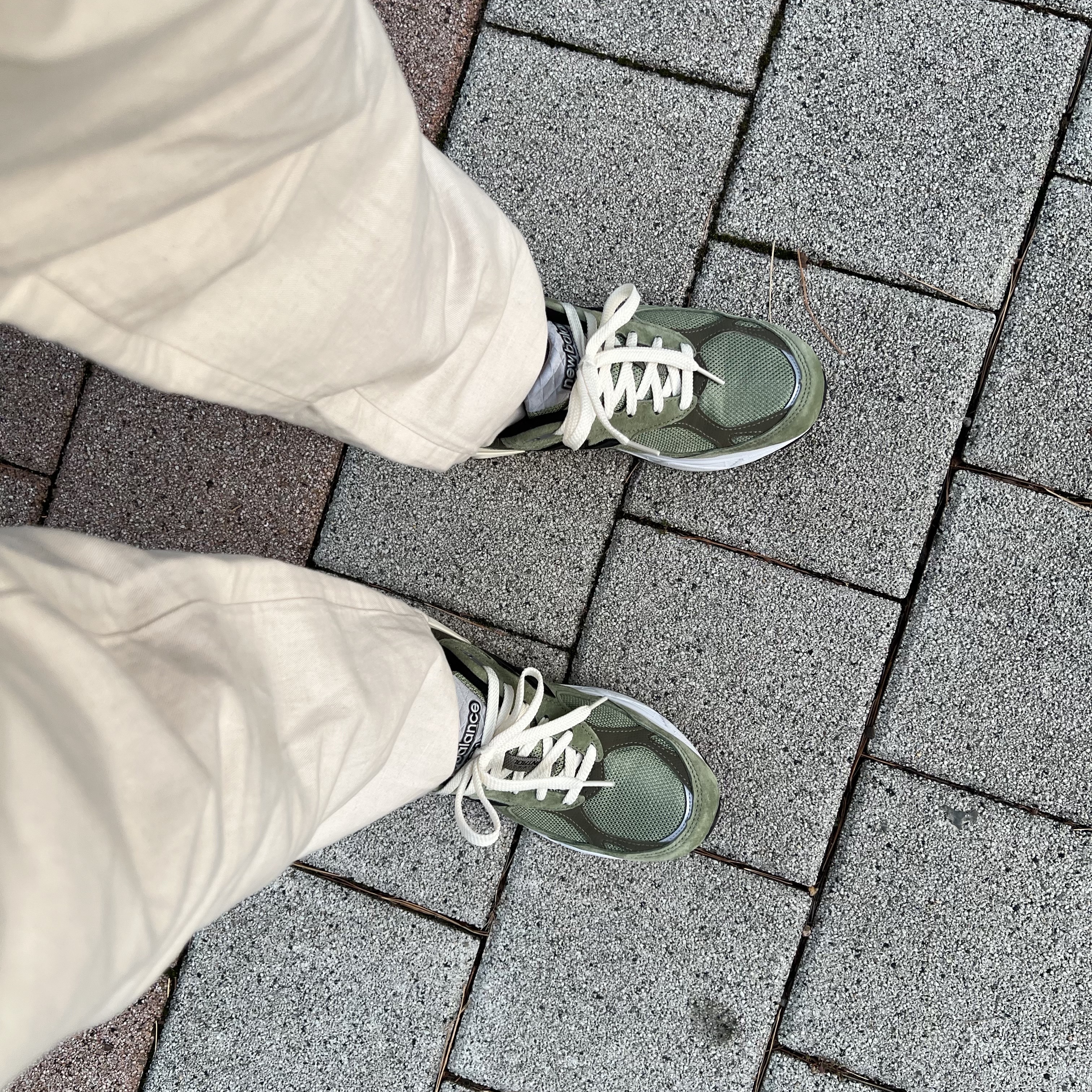 New Balance x JJJJound 990v3 Olive 착용 스타일 - 2