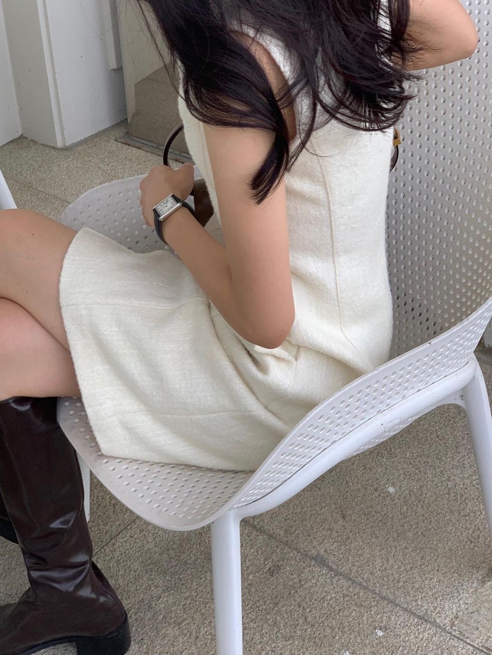 Kindersalmon Women Sleeveless Deep Neck Dress Beige - FW23 착용 스타일 - 2