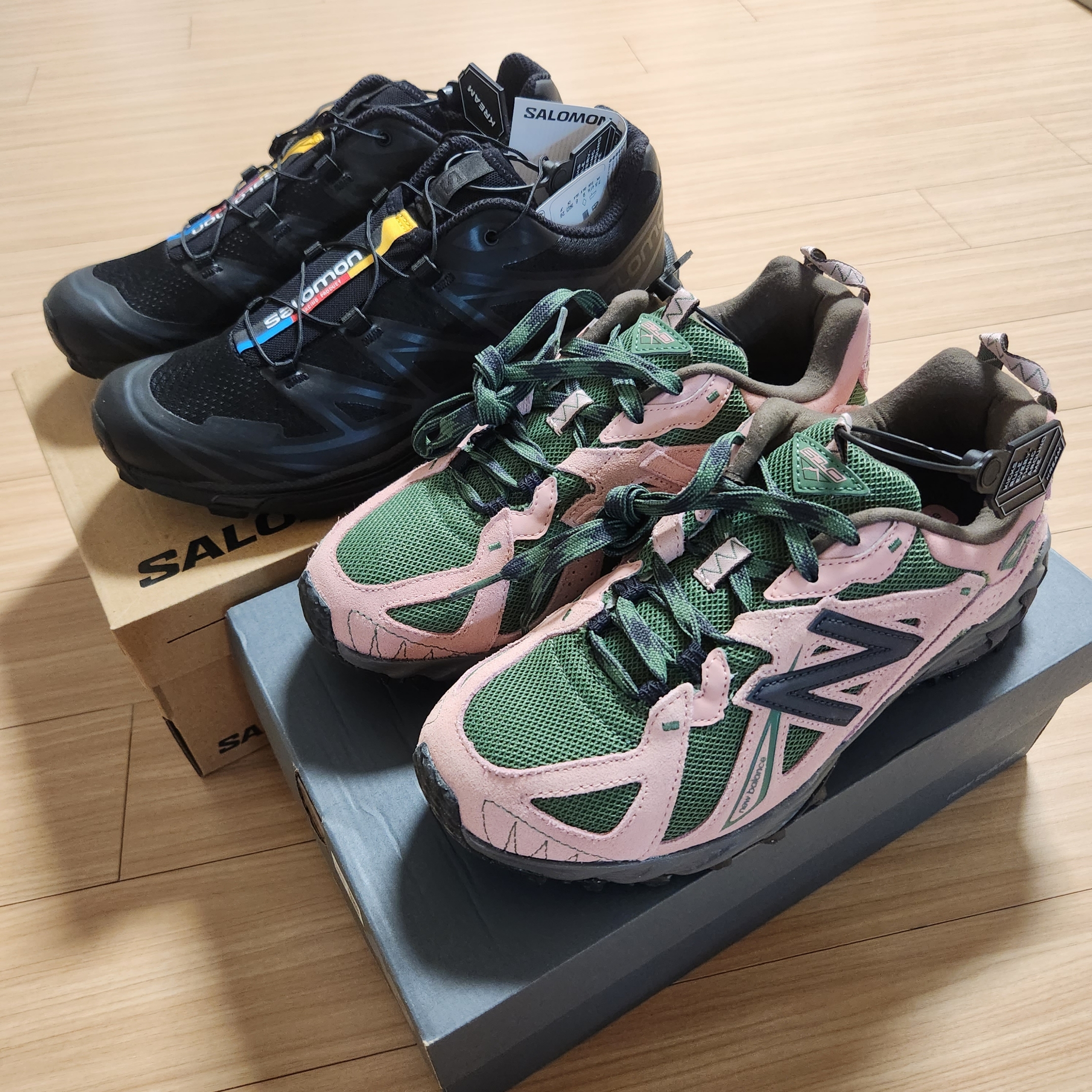Salomon XT-6 ADV Black, New Balance ML610T Pink Moon - D Standard 착용 스타일 - 1