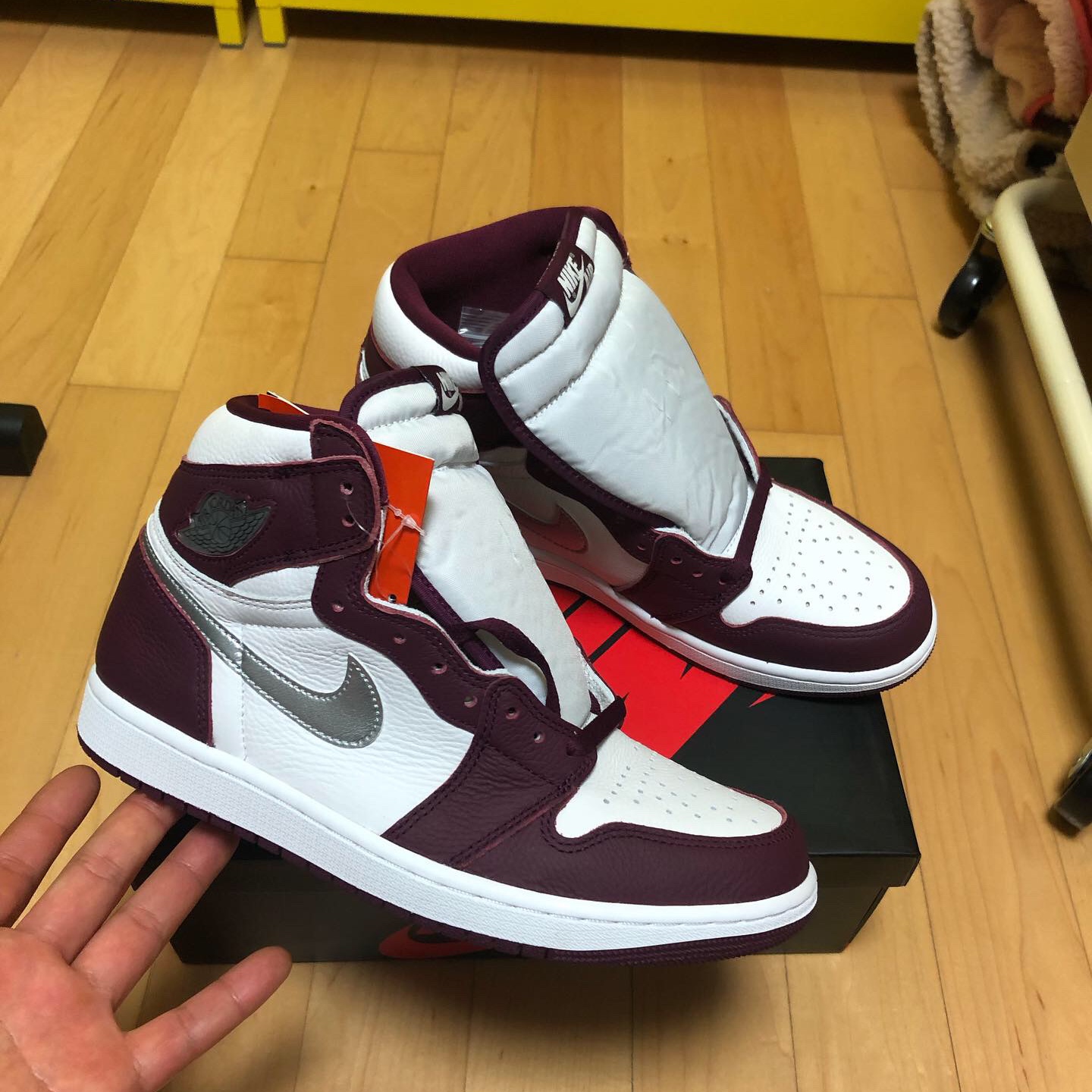 Jordan 1 Retro High OG Bordeaux 착용 스타일