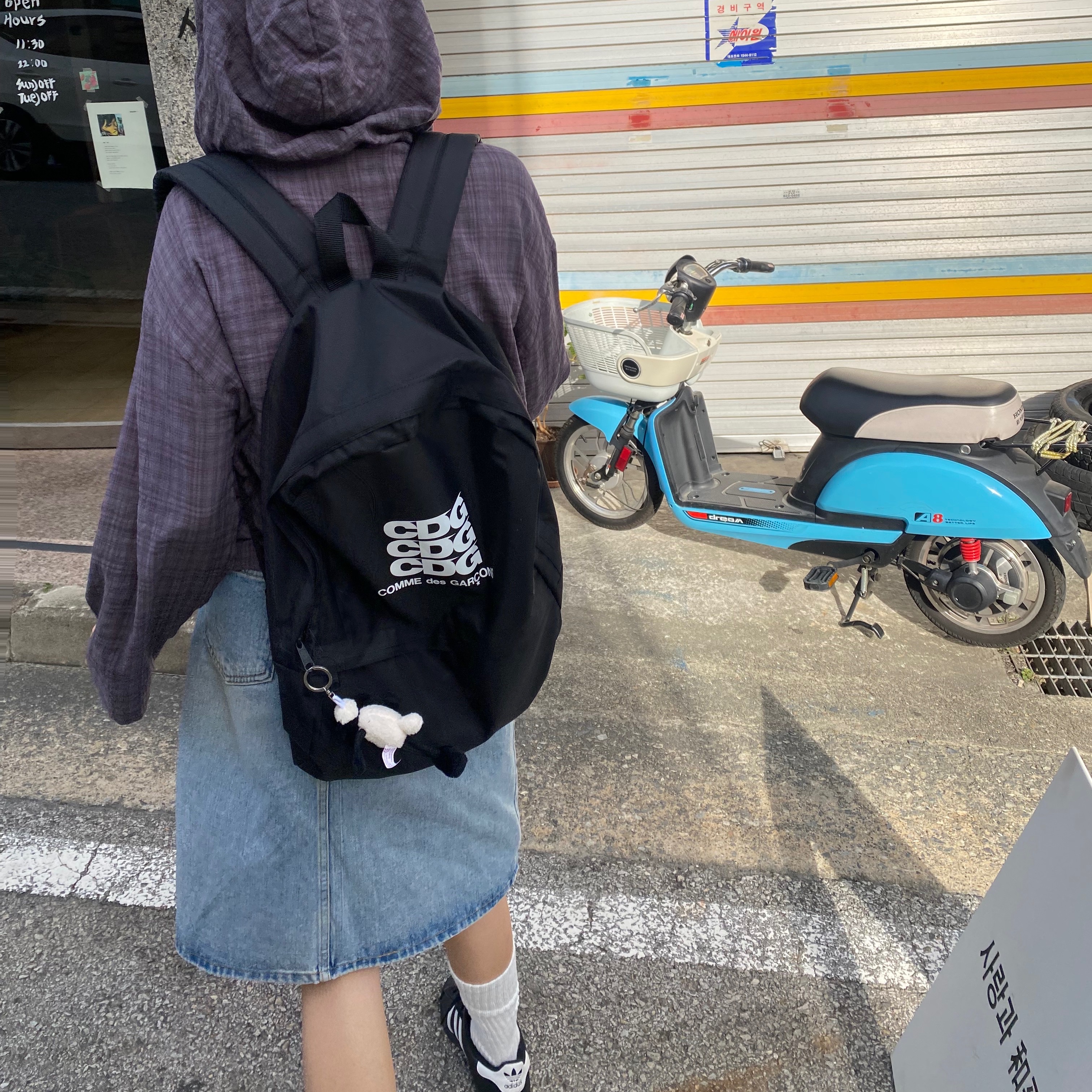 CDG Backpack Black 착용 스타일 - 1