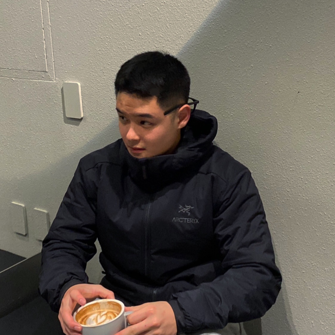 Arc'teryx Atom AR Hoody Black 착용 스타일