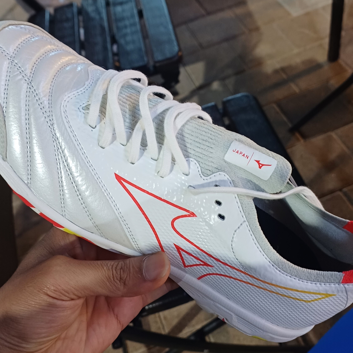 Mizuno Morelia Neo Sala B Japan TF White Piricoral 2 Volt 2 착용 스타일 - 2