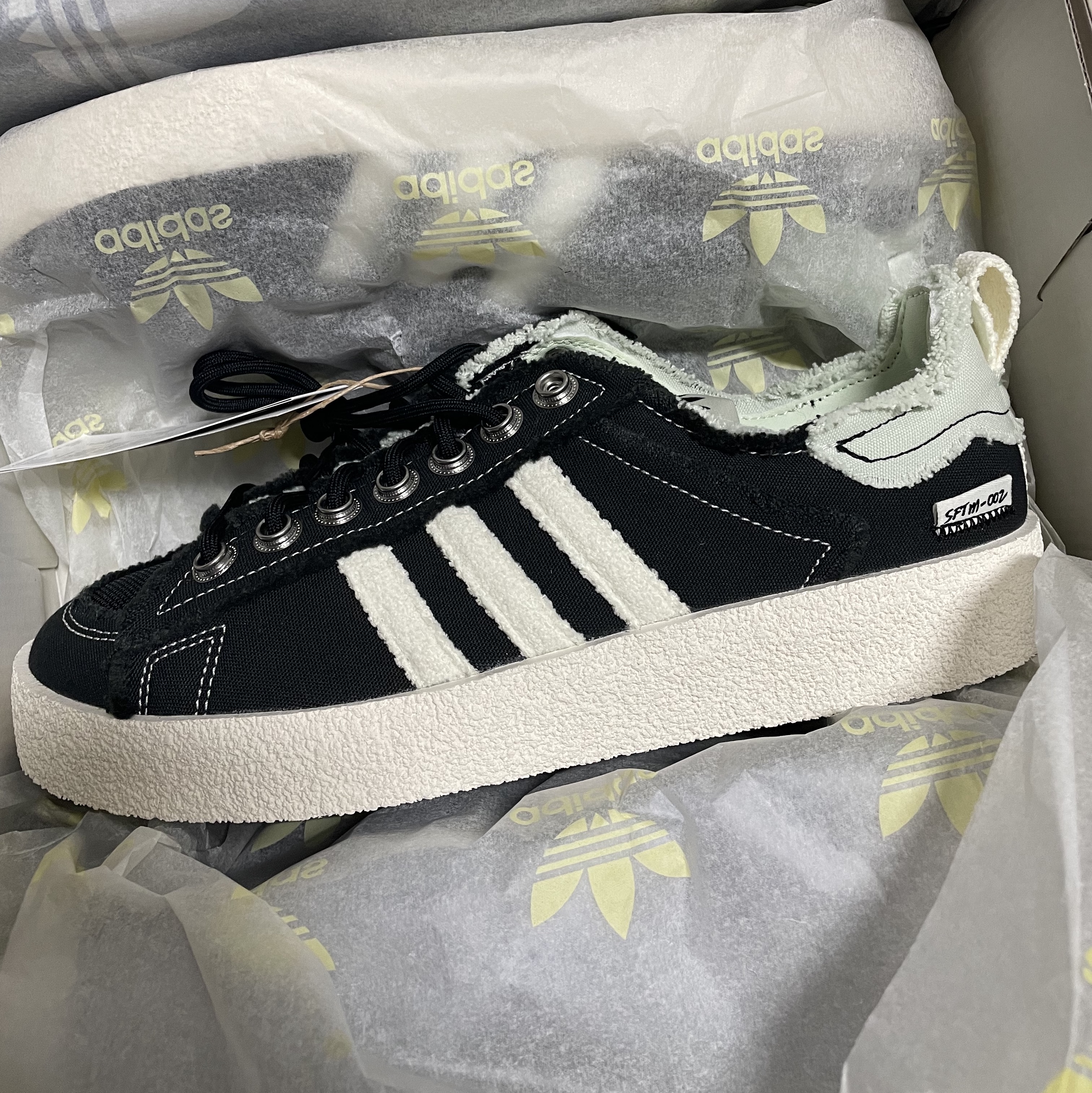 Adidas x Song for the Mute Campus 80s Core Black Cream White 착용 스타일