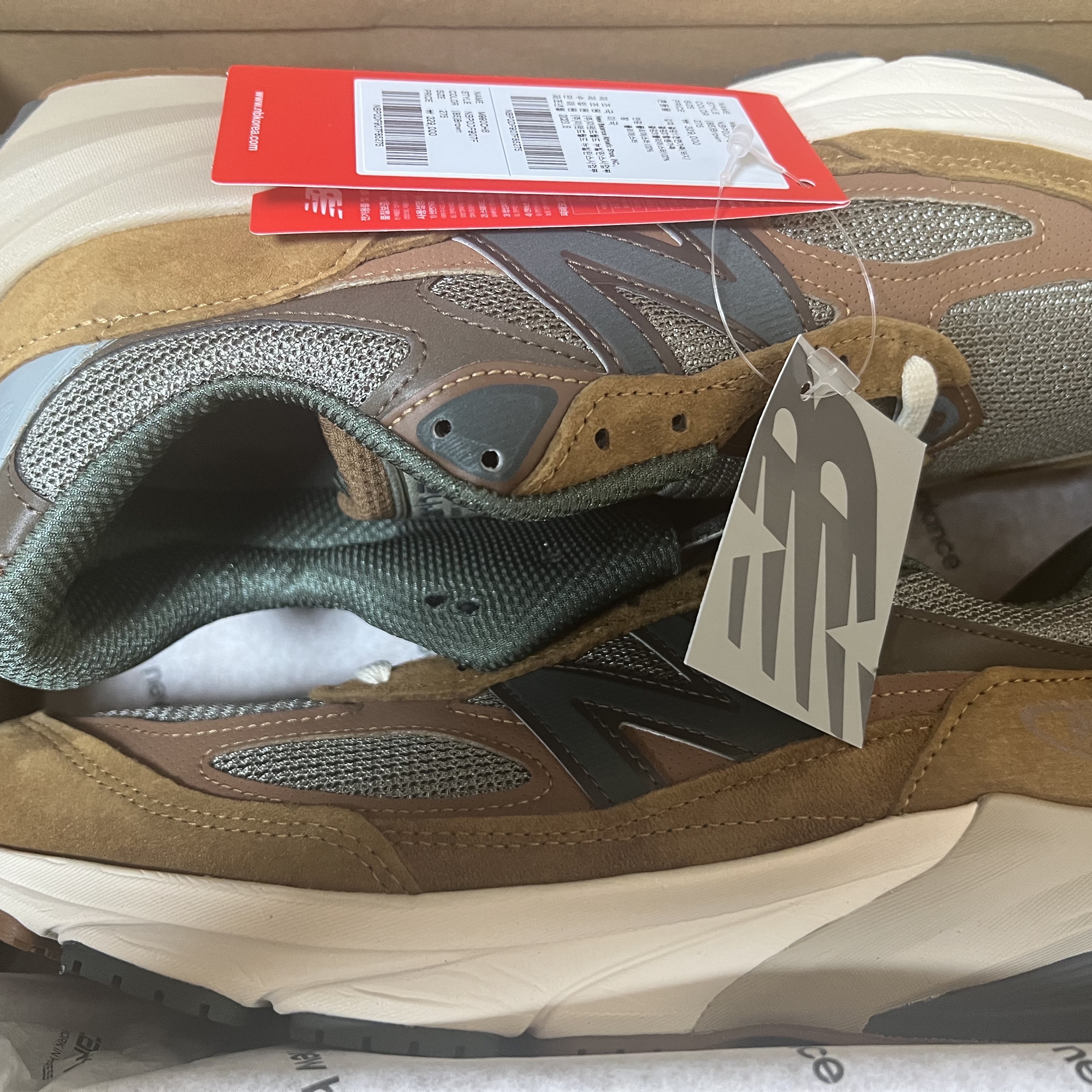 New Balance x Carhartt WIP 990v6 Made in USA Hamilton Brown Military Green 착용 스타일