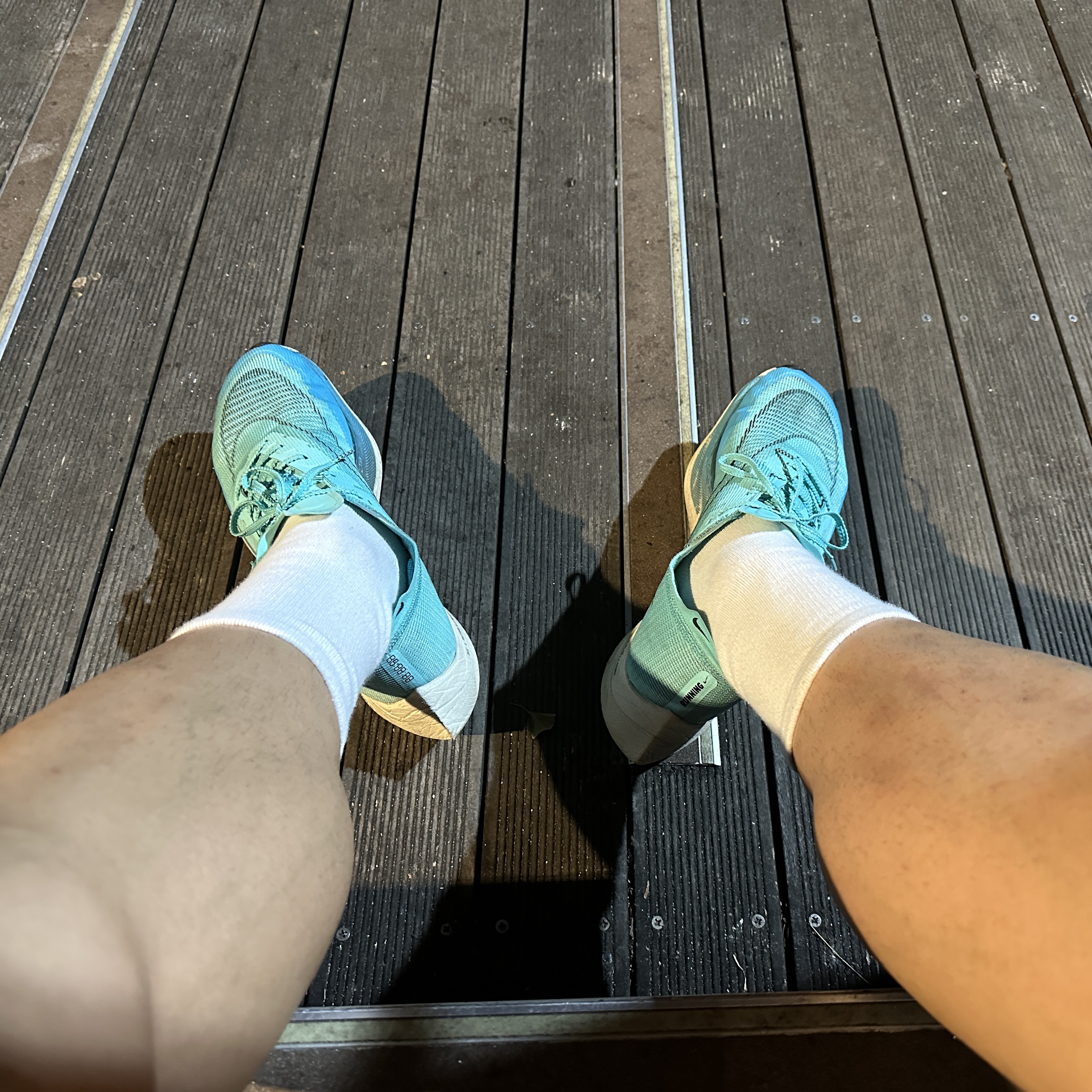 Nike ZoomX Vaporfly Next% 2 Aurora Green 착용 스타일 - 4