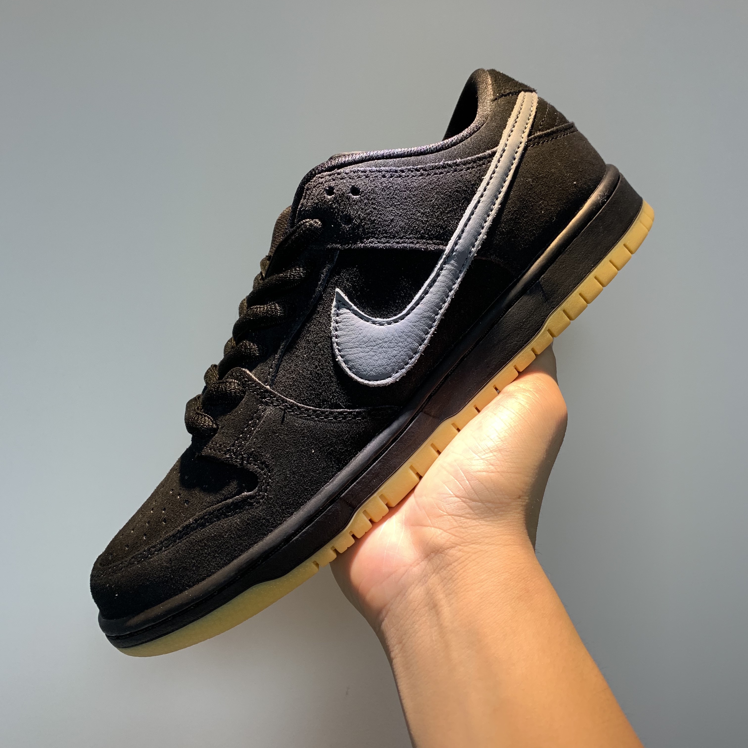 Nike SB Dunk Low Pro Black Cool Grey 착용 스타일