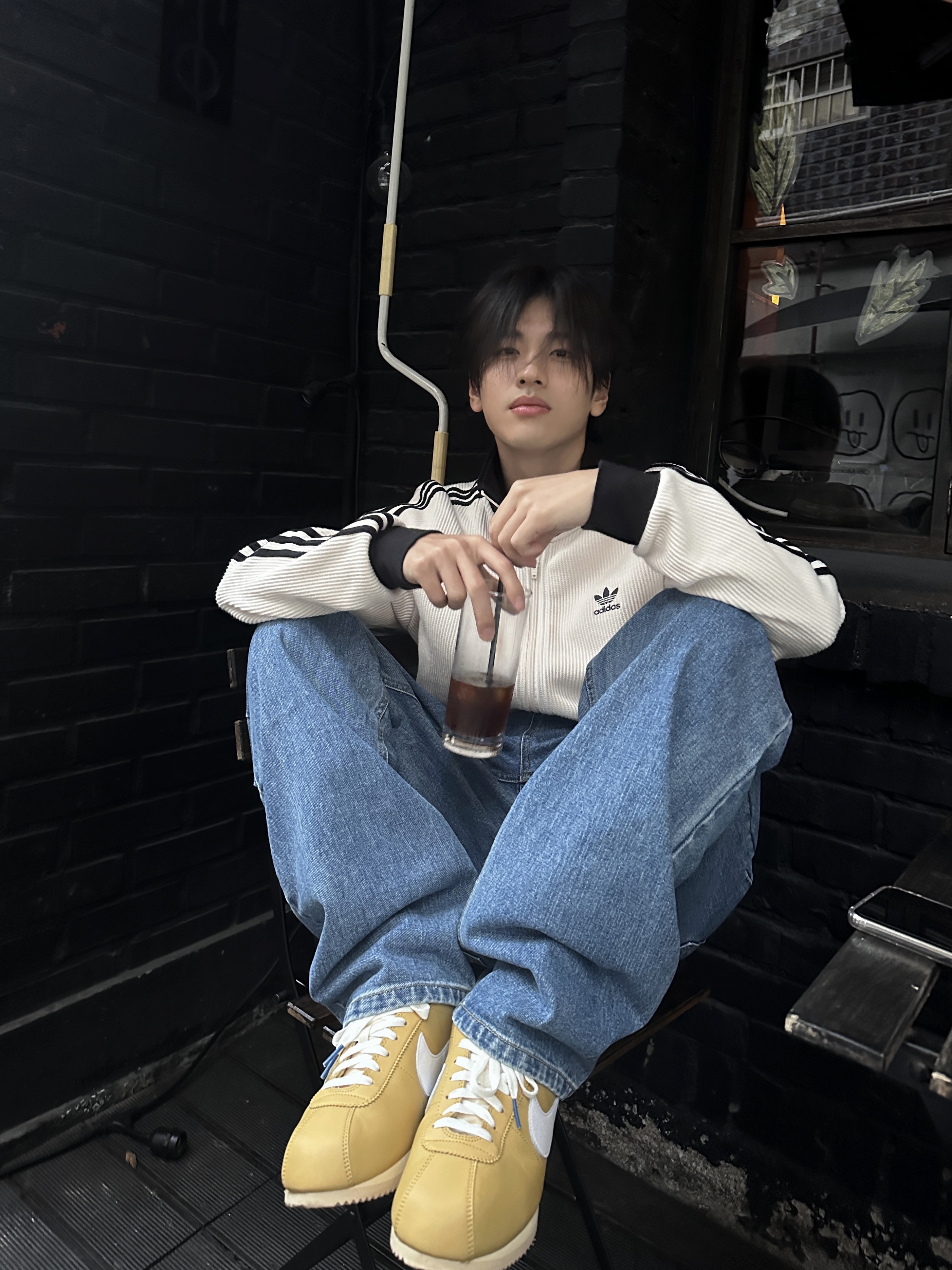 Nike Cortez 23 SE Wheat Gold, Adidas Adicolor Classic Waffle Beckenbauer Track Jacket Wonder White - US Sizing 착용 스타일 - 3