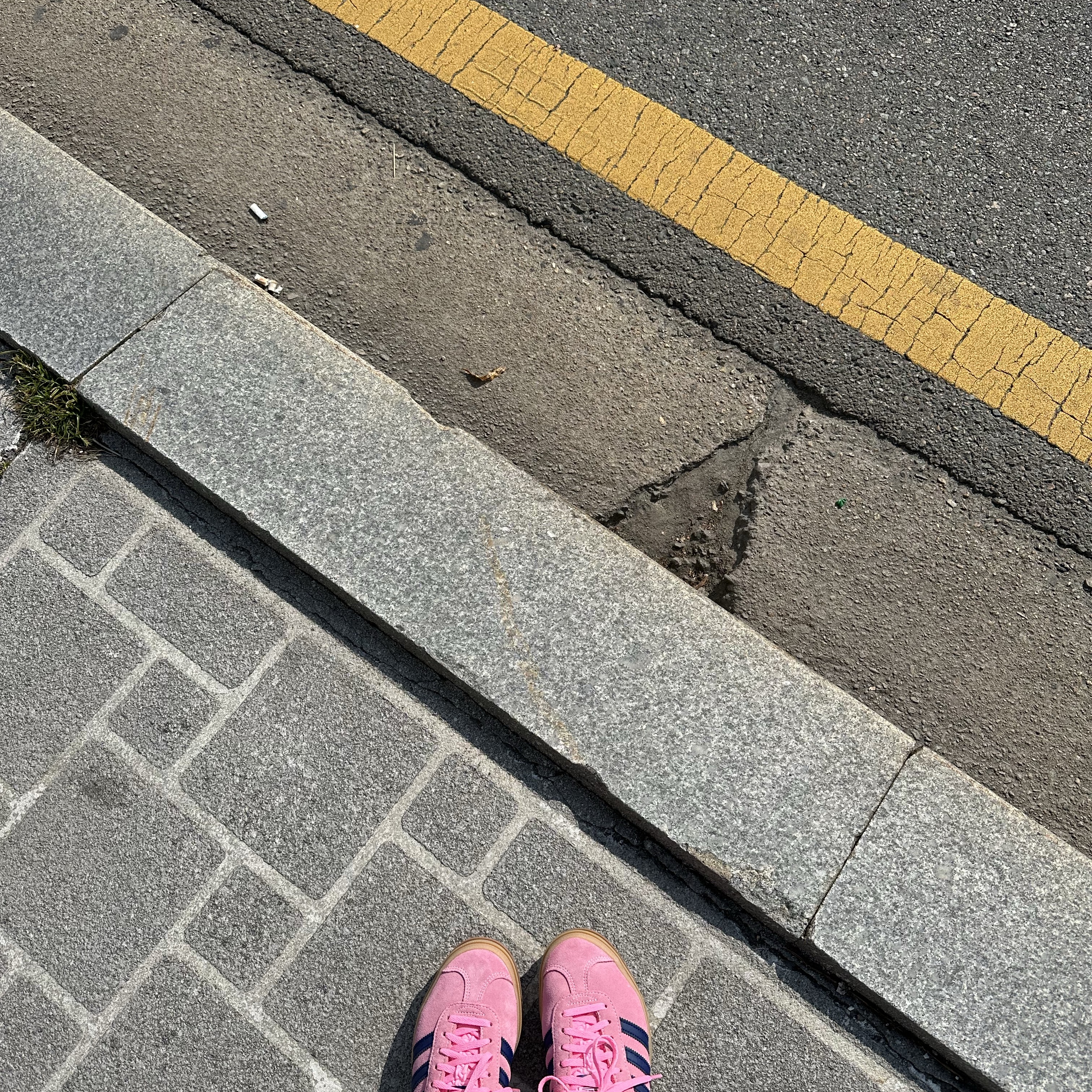 (W) Adidas Gazelle Bold Pink Glow Victory Blue 착용 스타일