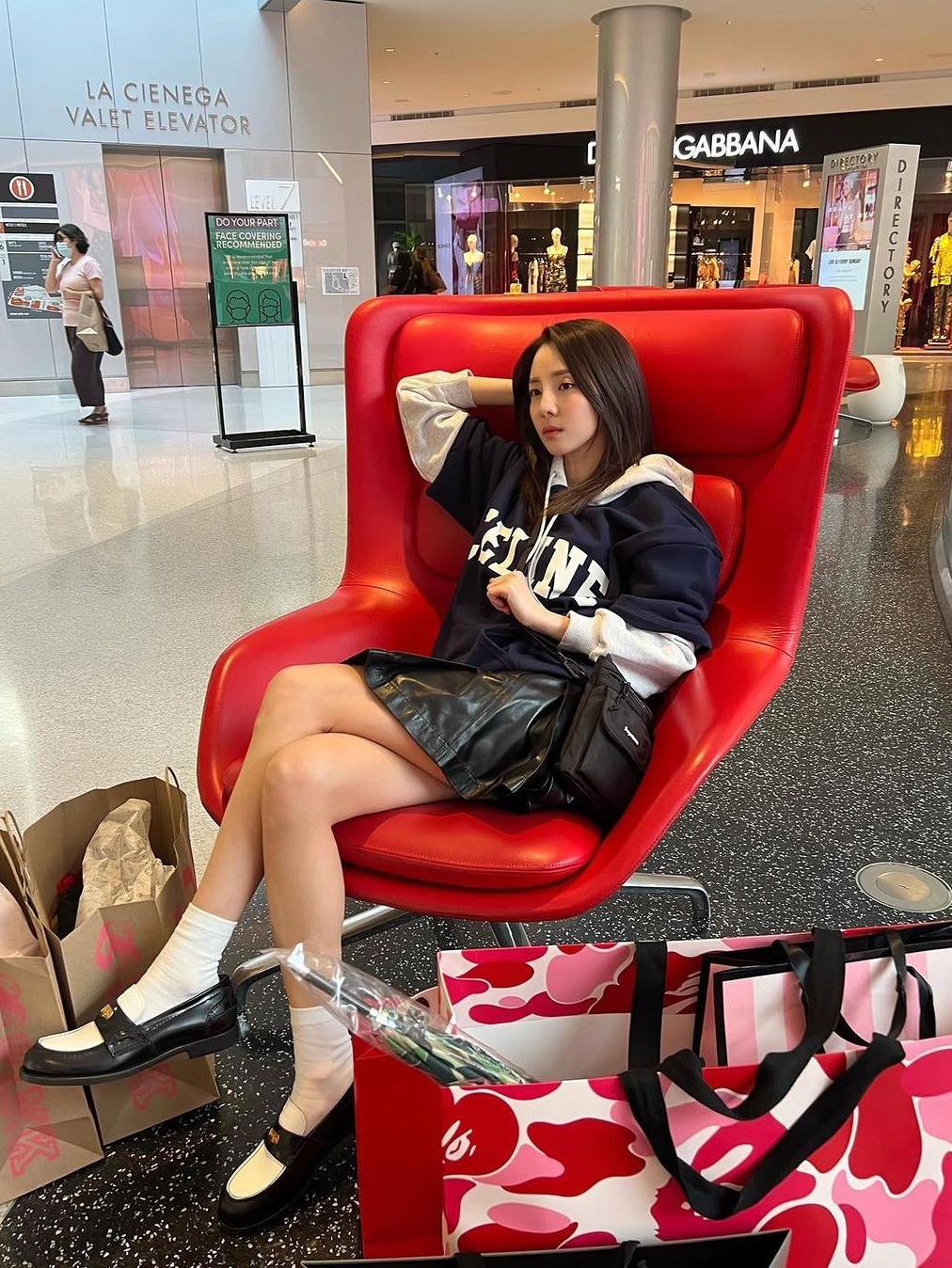 (W) Miu Miu Leather Penny Loafers Black White, (W) Miu Miu Leather Penny Loafers Tobacco White 착용 스타일 - 3