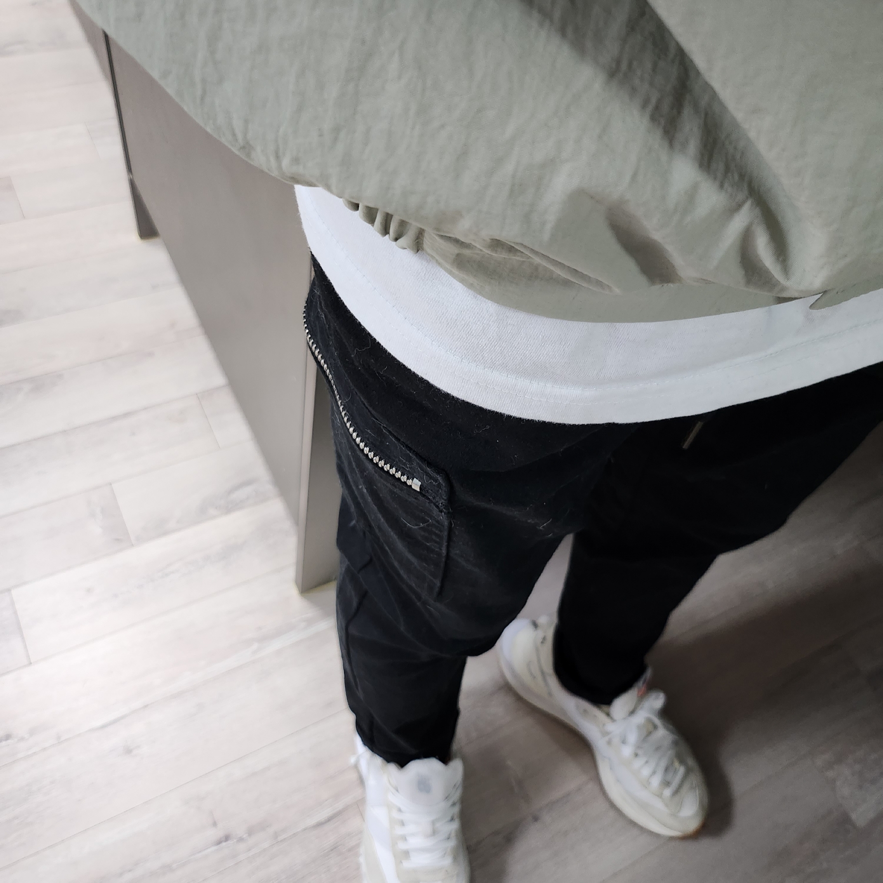 Nike x Sacai VaporWaffle White and Gum, New Balance XC-72 Summer Fog Nimbus Cloud 착용 스타일