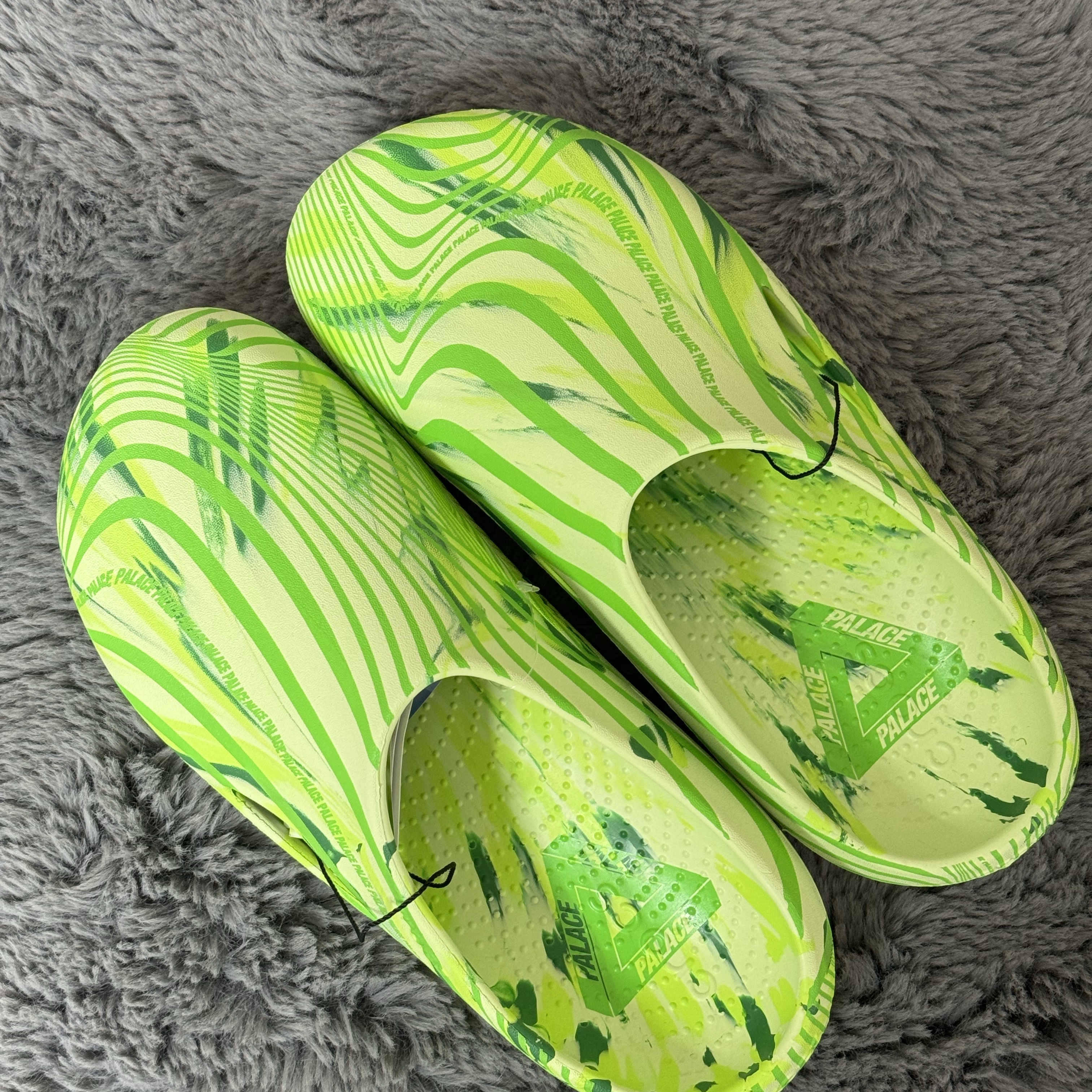 Crocs x Palace Recovery Clog Celery Multi 착용 스타일